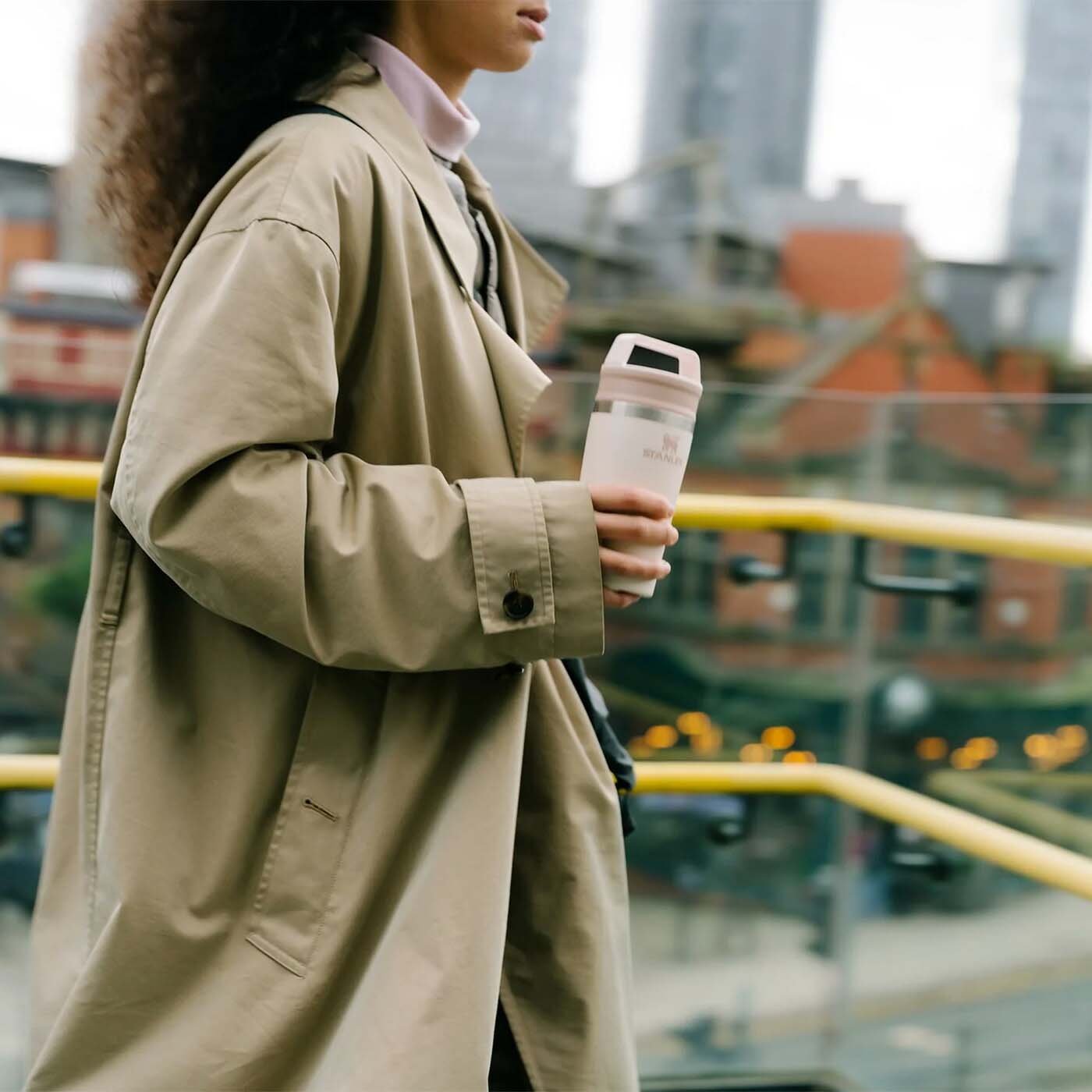 cafe_to-go-walking.jpg