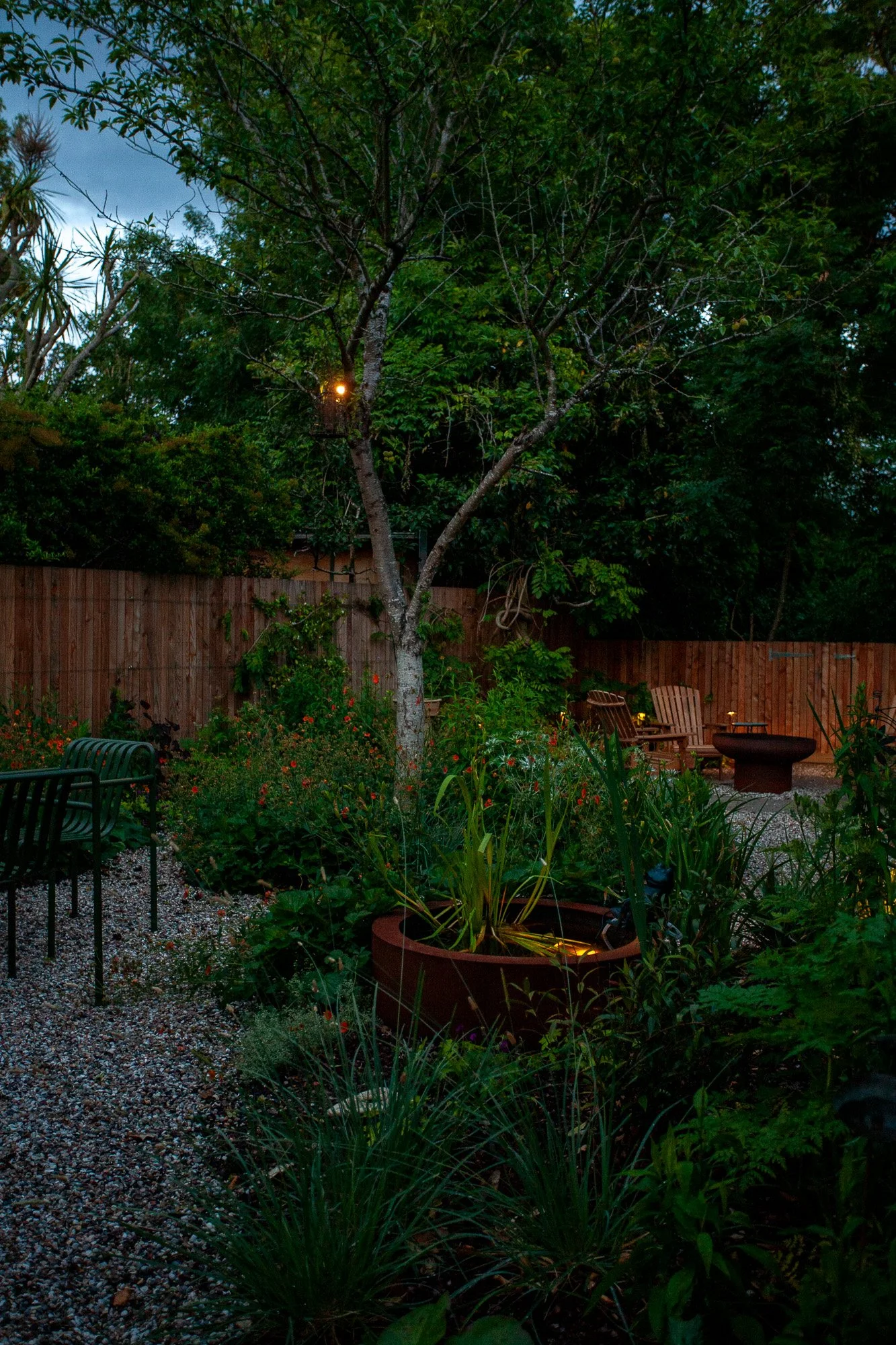 catriona-rowbotham-garden-design-evening-tree-fire-pit-natural-escape-forest-hill..jpg