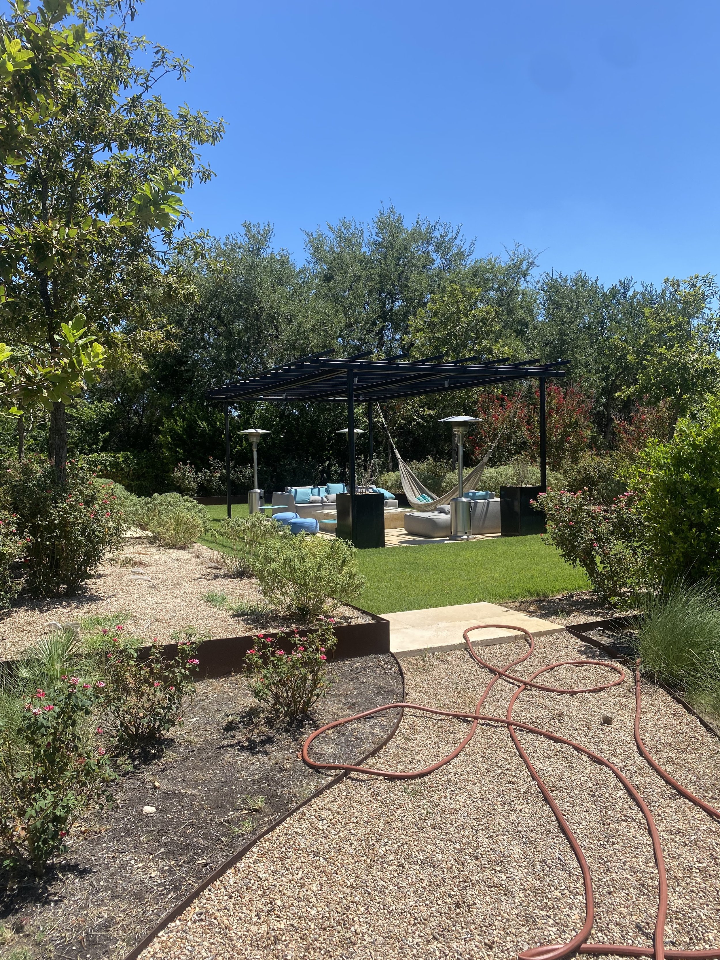 042 garden sitting area.jpg