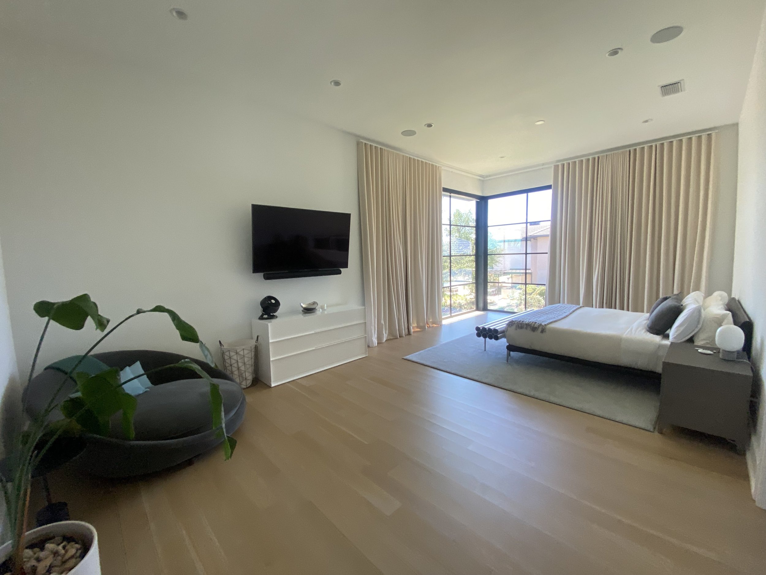 054 guest house primary bedroom.jpg