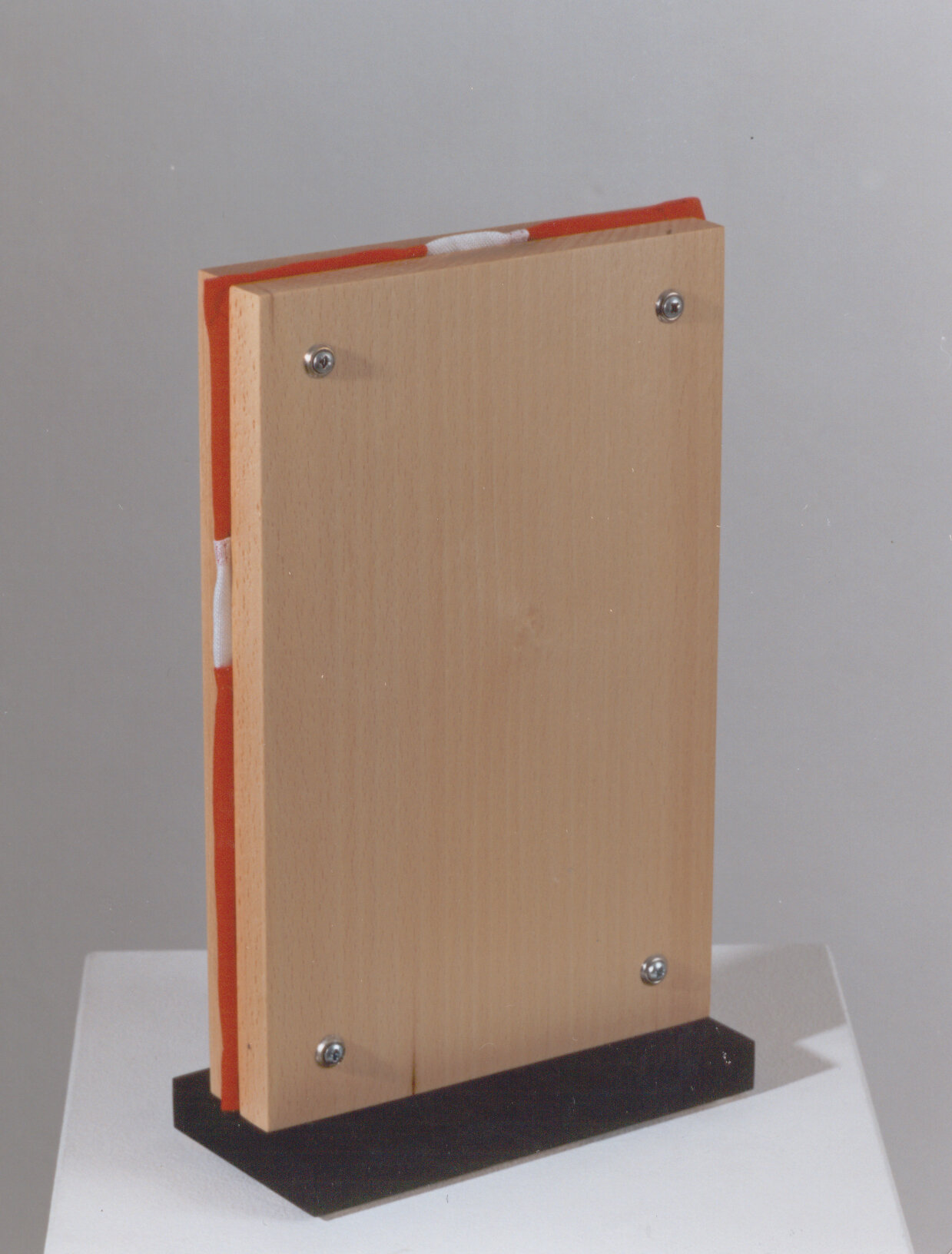 “Souvenir”, 1996.
Danish flag, wood.
H 31 cm.
Edition of 9