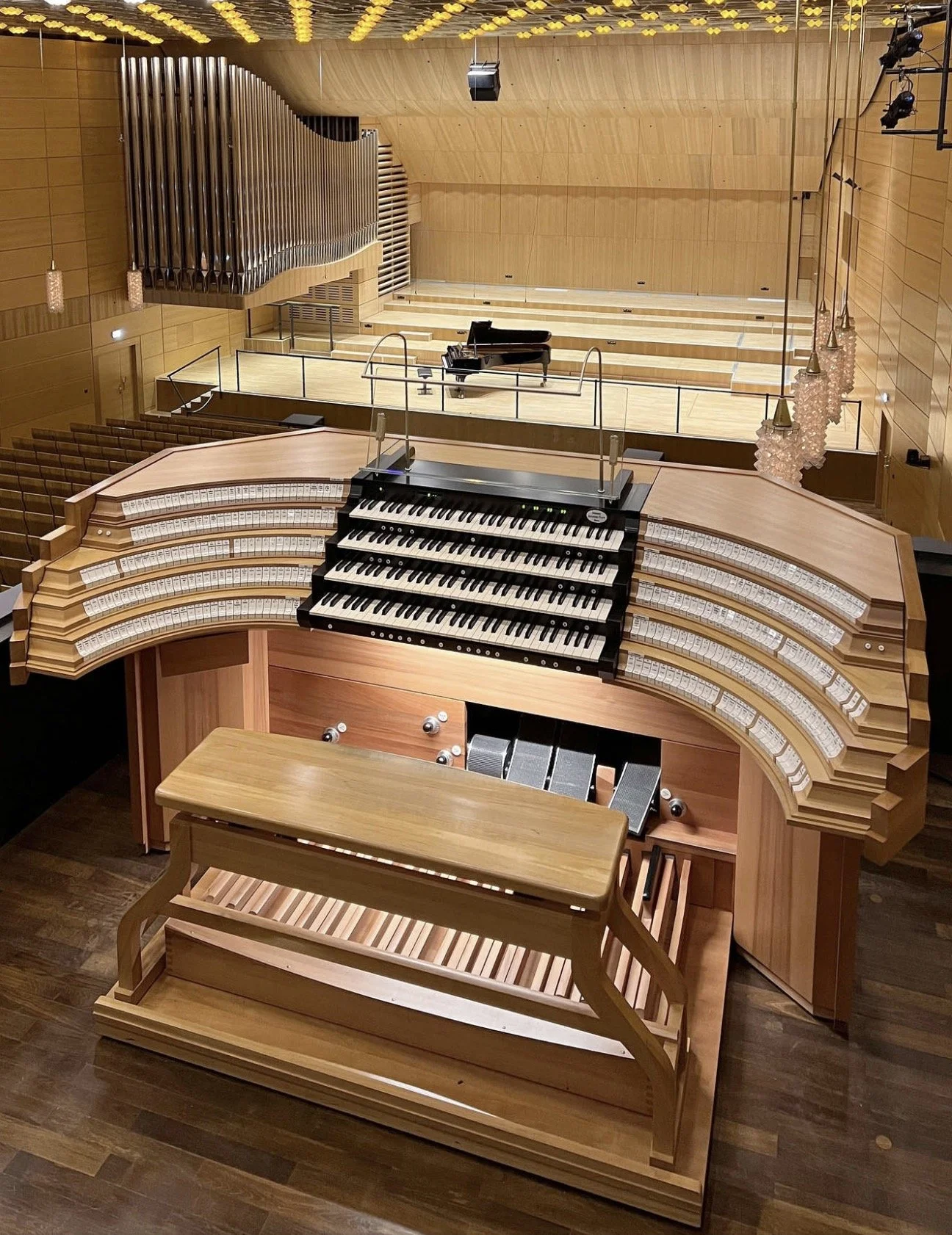 Leseempfehlung: „Multiästhetikon“ - Die Klais-Orgel im Konzertsaal der HfM Würzburg