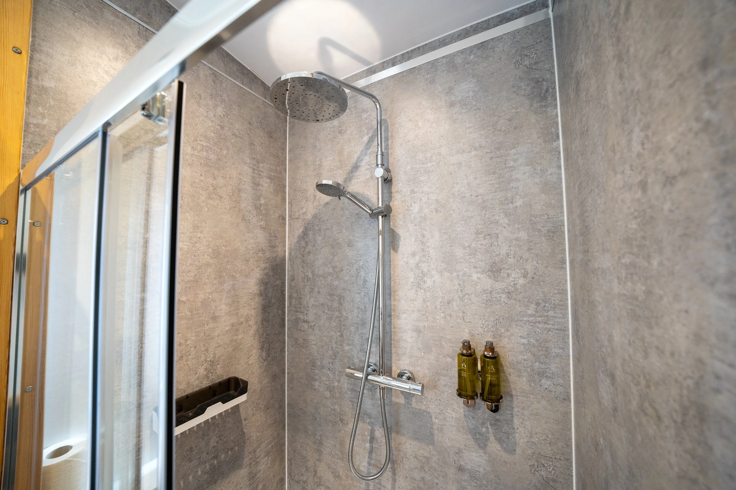 Superior Pod walk-in shower