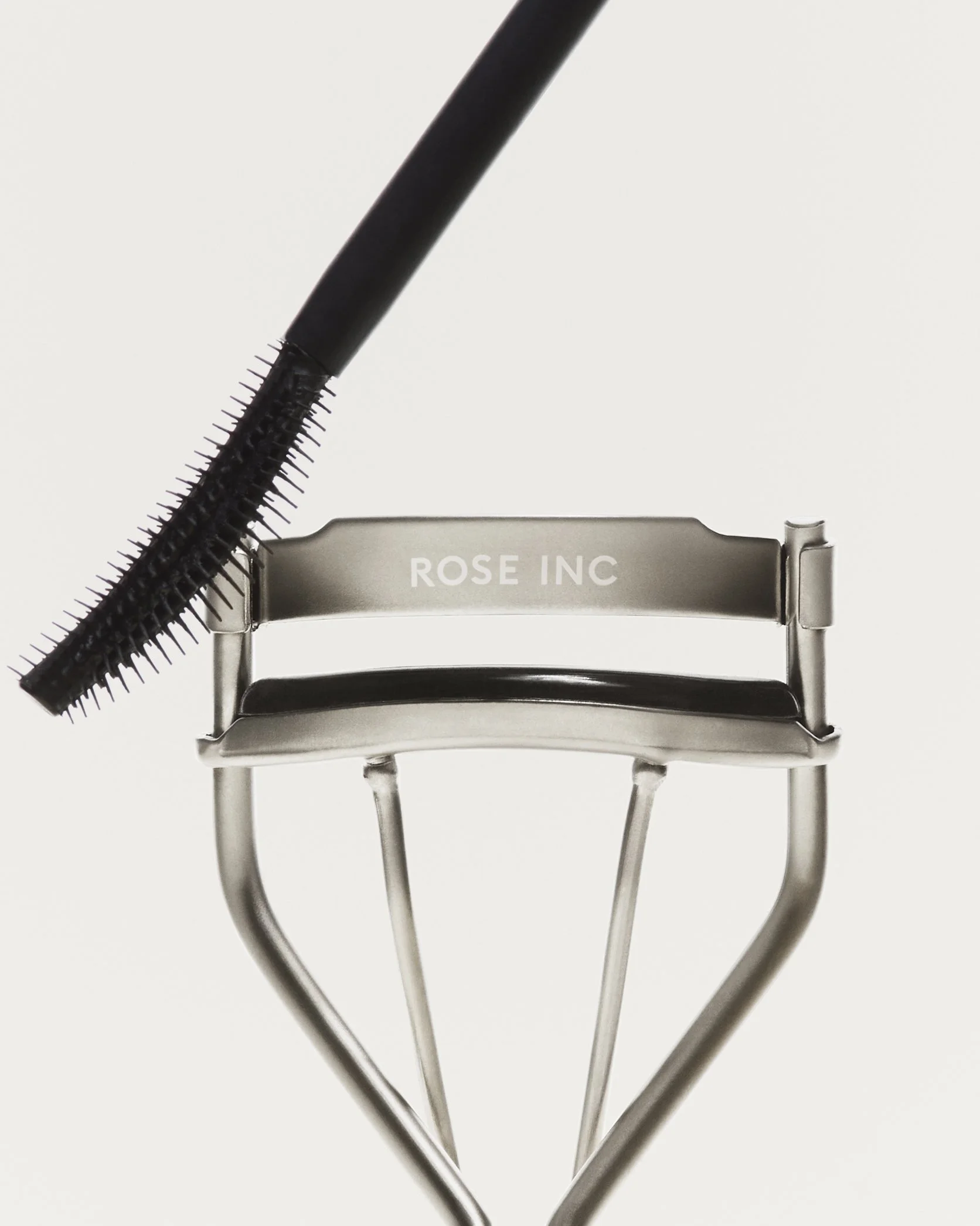 23_AlwaysOn_August_Olivia_Bennett_Hero_Mascara_Eyelash_Curler_FPO_166_f3_AP.jpg