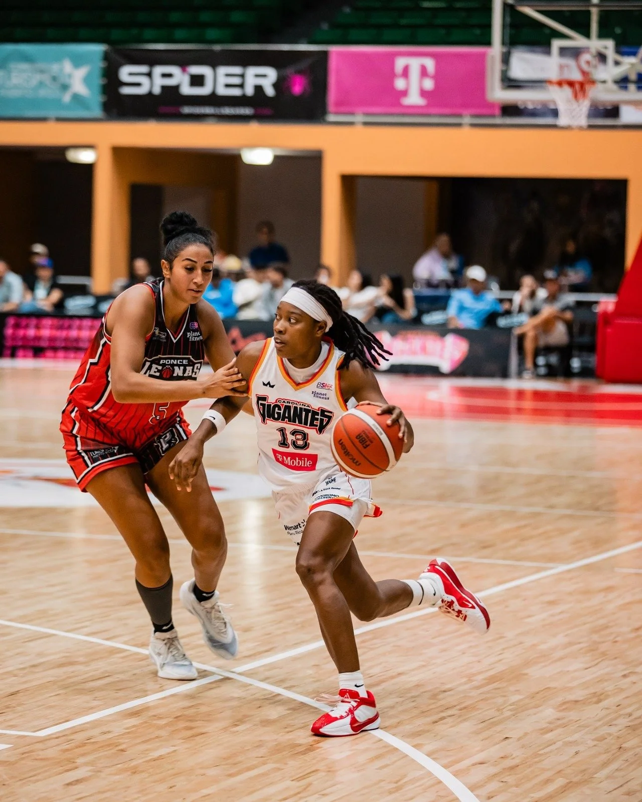 Gigantes y Cangrejeras ganan en sus canchas