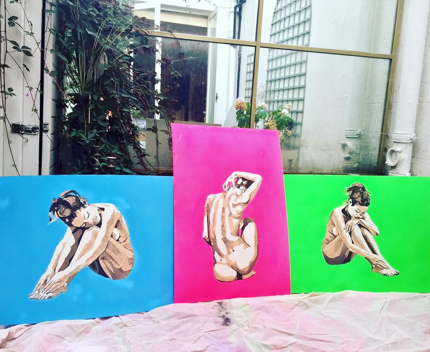 Fluro nude triptych 

#newspaperart #thefinancialtimes #mixedmediacollage