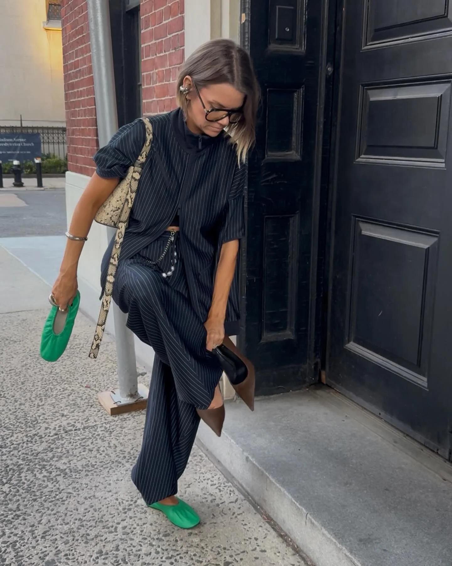 NYFW day 1 recap 🖤

1. day to night 
2. a little Khaite before Khaite 
3. running into a new favorite human @neu_byrne (turns out the internet can be really great sometimes)
4. charcuterie at @champerssocialclub 
5. my social media manager/lifer @ma