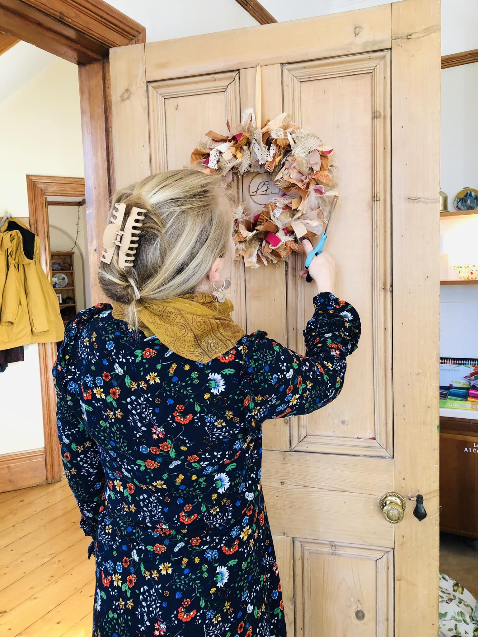 Making a fabric wreath