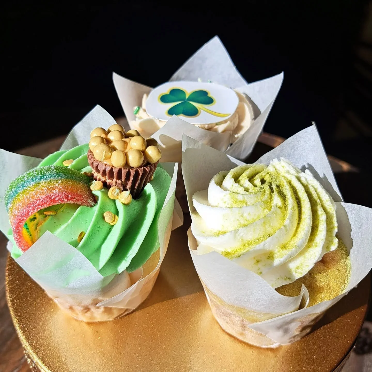 Come grab your St Patrick's Day cupcakes this weekend and Monday!! ☘️🍀