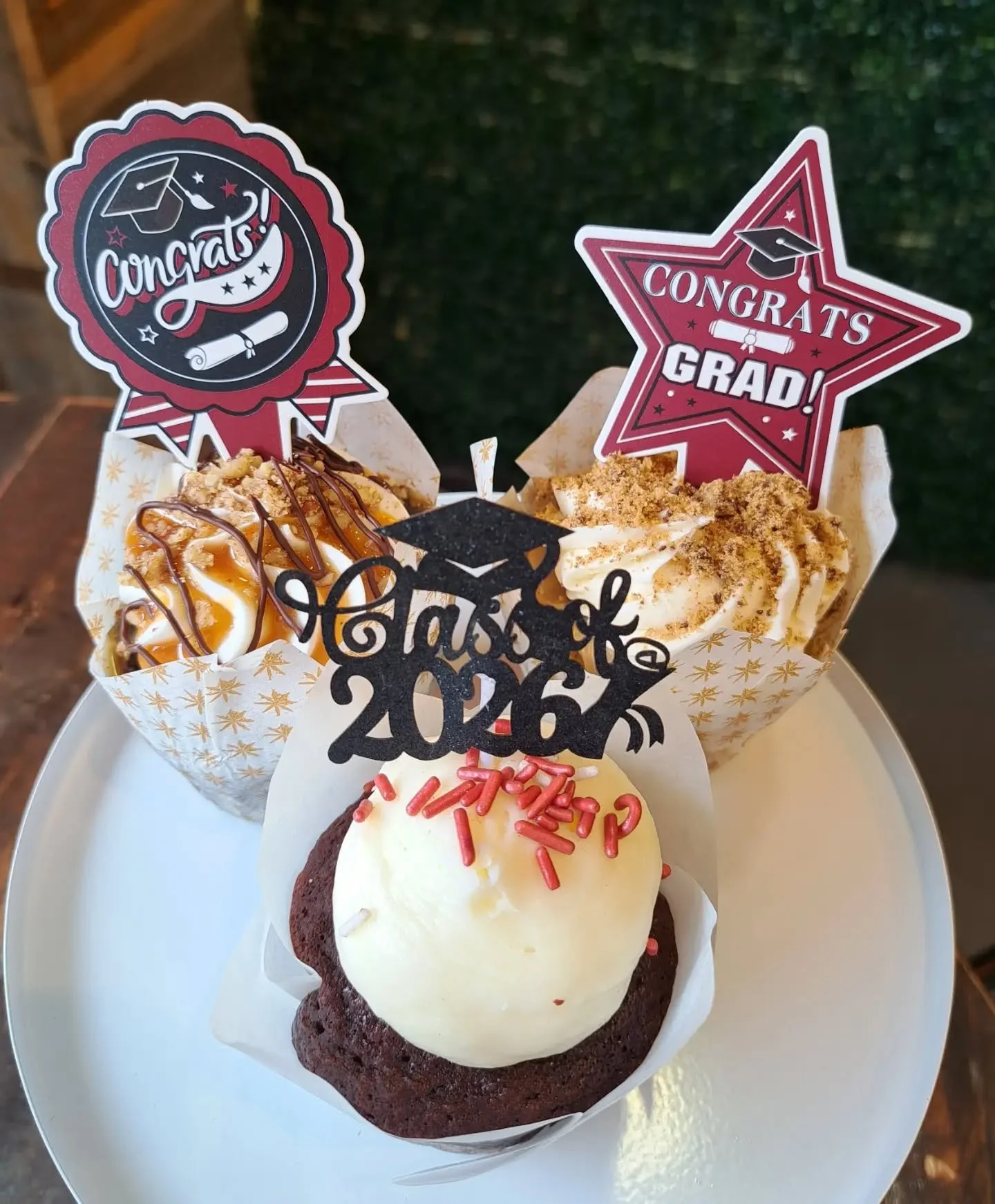 Congrats Grads!! Come grab your celebratory cupcakes today and all weekend long!! 

#classof2026