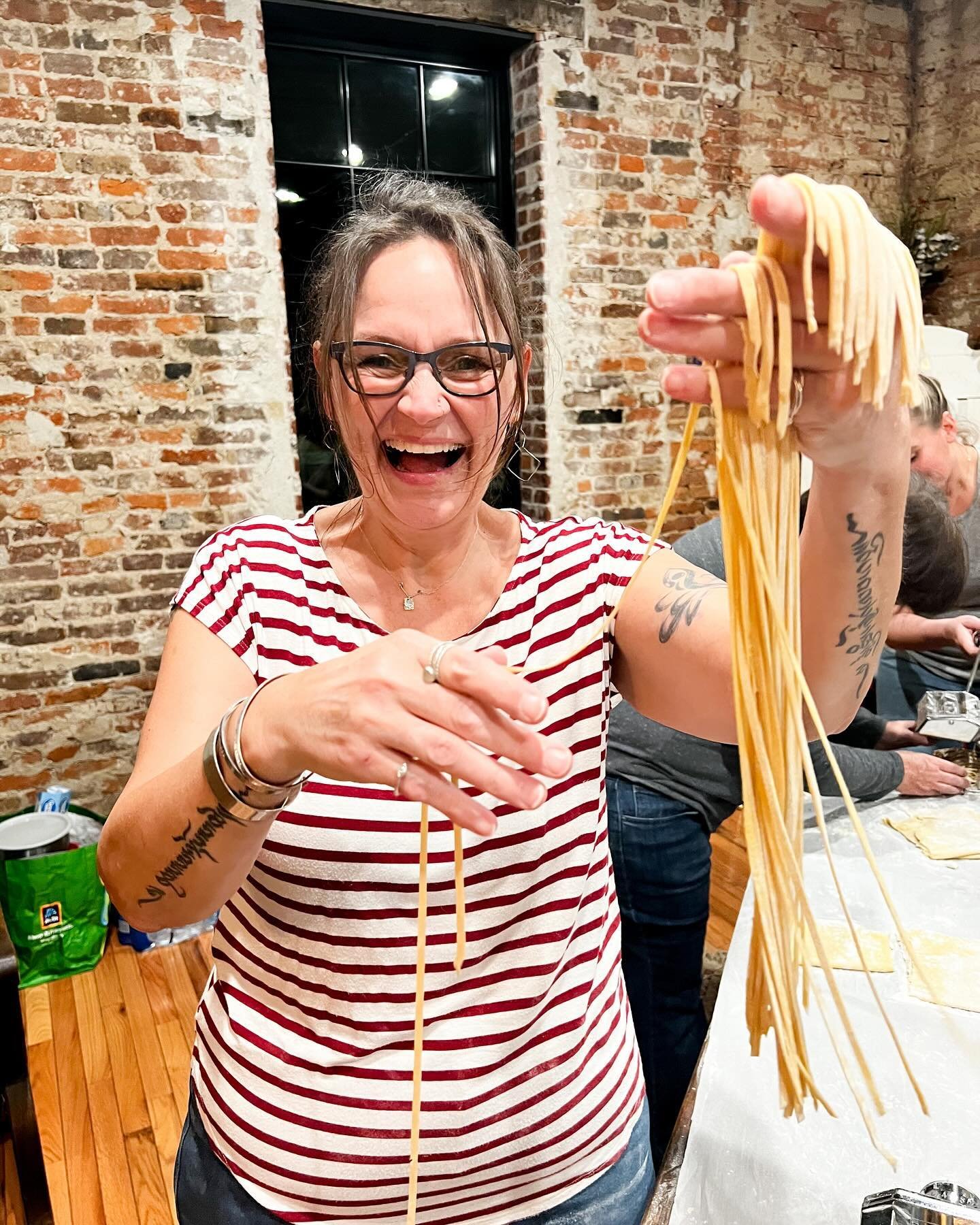 Today is the LAST DAY to sign up for this Saturdays Pasta + Cookie Class with @homemade_by_ashleyg + Lauren! 🍝🍪

We only have 🍝 T W O 🍝 spots left! Make sure to sign up today to guarantee one of the last spots. This is the perfect date night or b