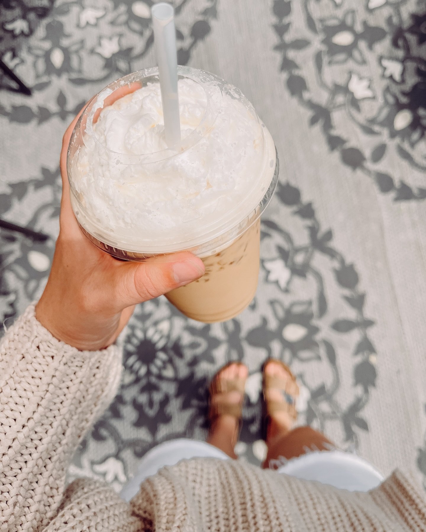 Yesterday was a shorts wearing, iced latte sipping, and sunbathing type of day. Today&hellip; is definitely a sweatshirt and hot latte kind of day! ☁️

Whether you&rsquo;re sipping on an iced or hot drink we hope that have the best cozy cloudy day! 
