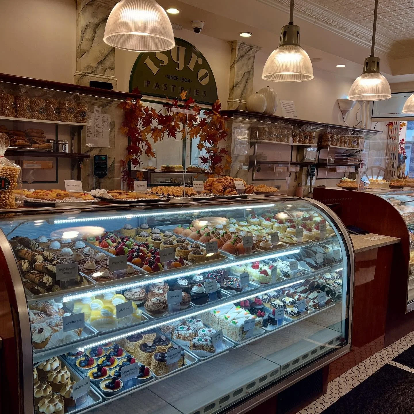 So many choices and no reason to stop at one!

#isgro #pastries #isgropastries #isgropasticceria #isgropastriessince1904 #since1904 #bakery #italianbakeries #italianbakery #southphilly #italianmarketphilly #familyowned