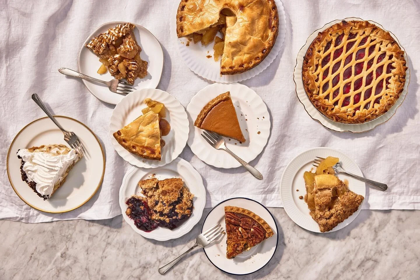 Thanksgiving made easy! 🍂 Order online by Sunday, 11/23 to pick up your favorites on Tuesday 11/25 or Wednesday 11/26. Same-day pickups aren&rsquo;t available, so plan ahead - or stop by and shop in-store anytime during Thanksgiving week! 🦃

https: