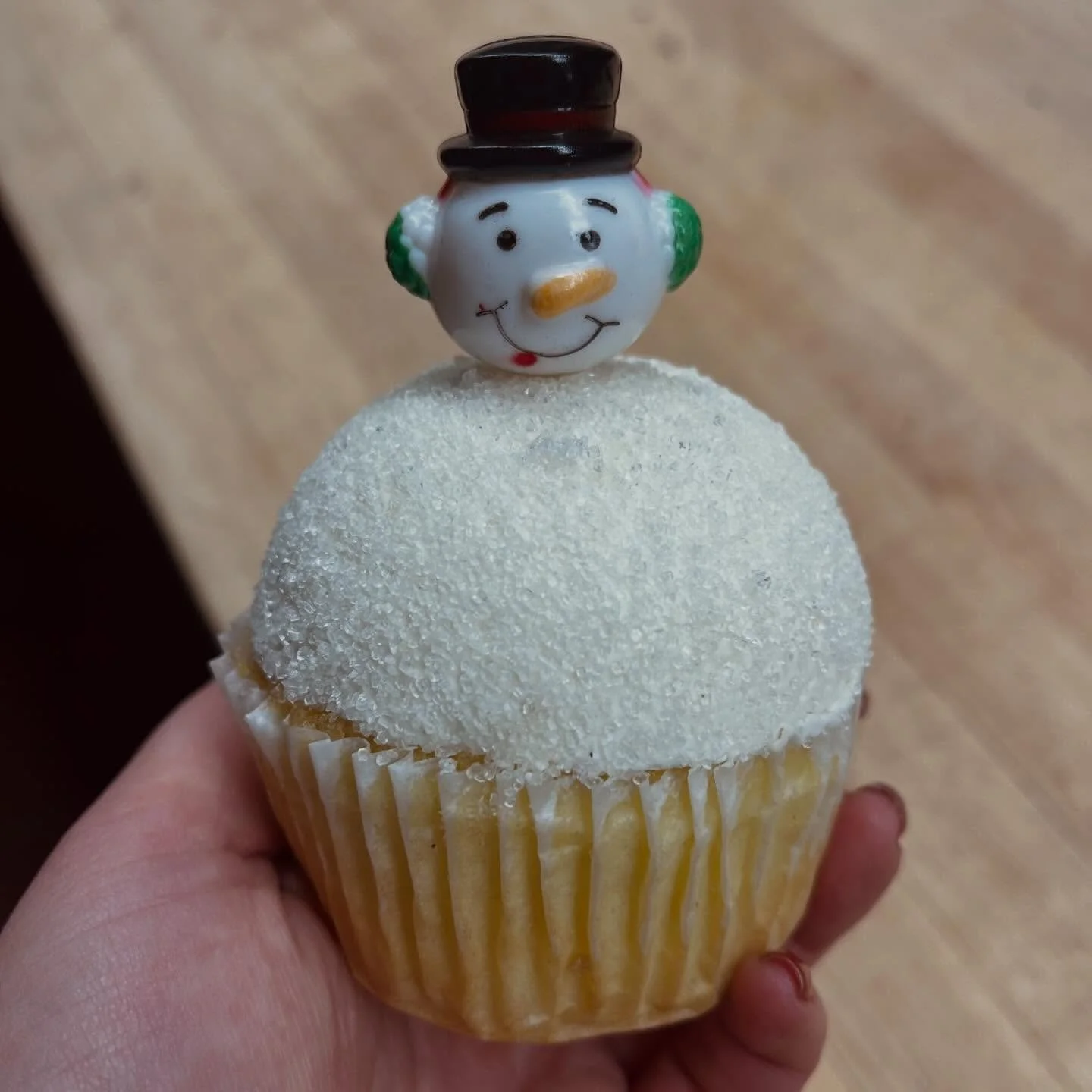 Our kind of snowman ☃️ 
Open tomorrow - Tuesday 1/27, 8am-4pm! 

#cupcake #cupcakes #snowman #snowmancupcakes #vanillacupcakes