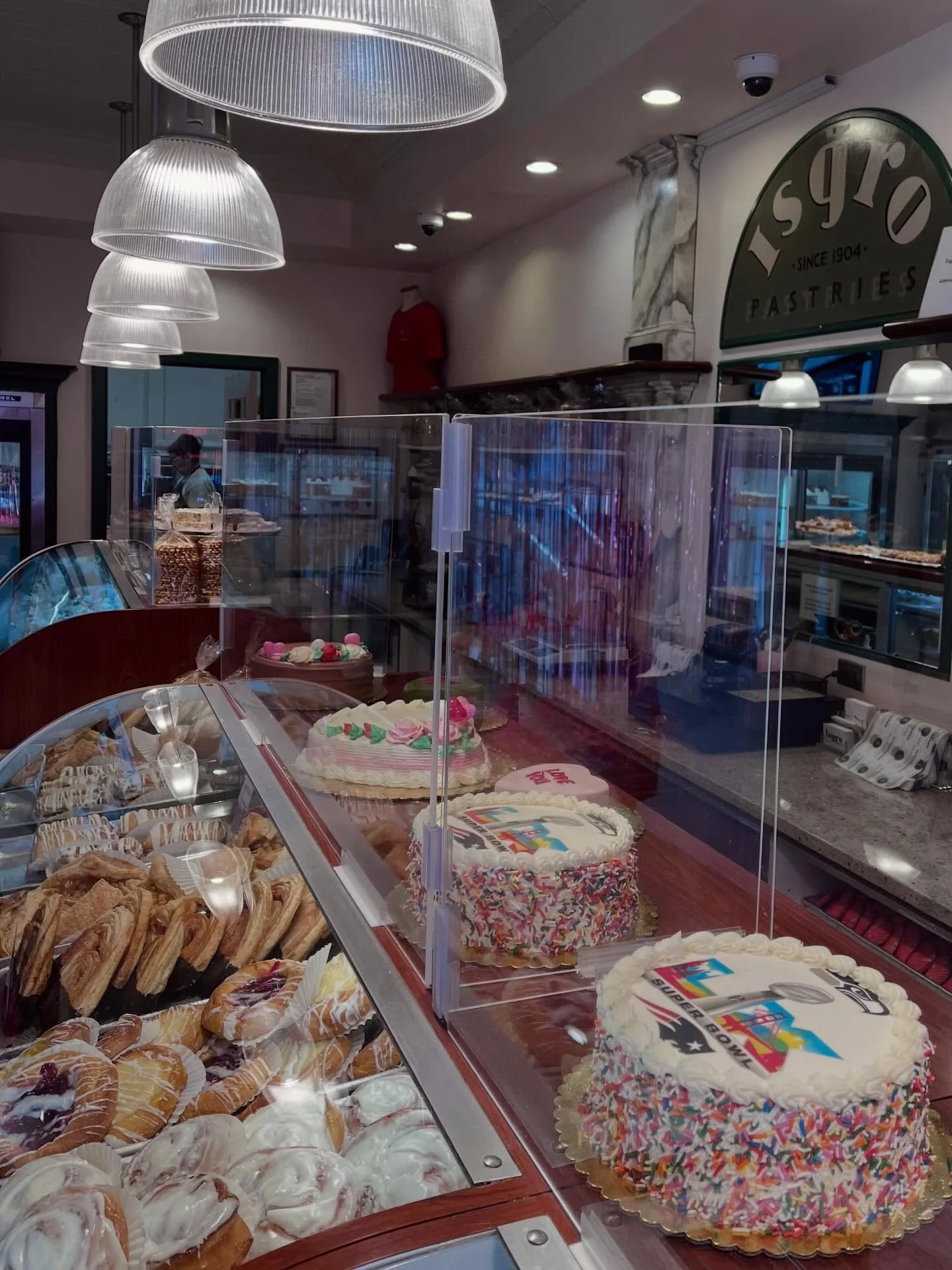 Kick off your cravings with us, doors open till 4pm!

#superbowlsunday #superbowl60 #superbowl #gamedayready #gamedayeats