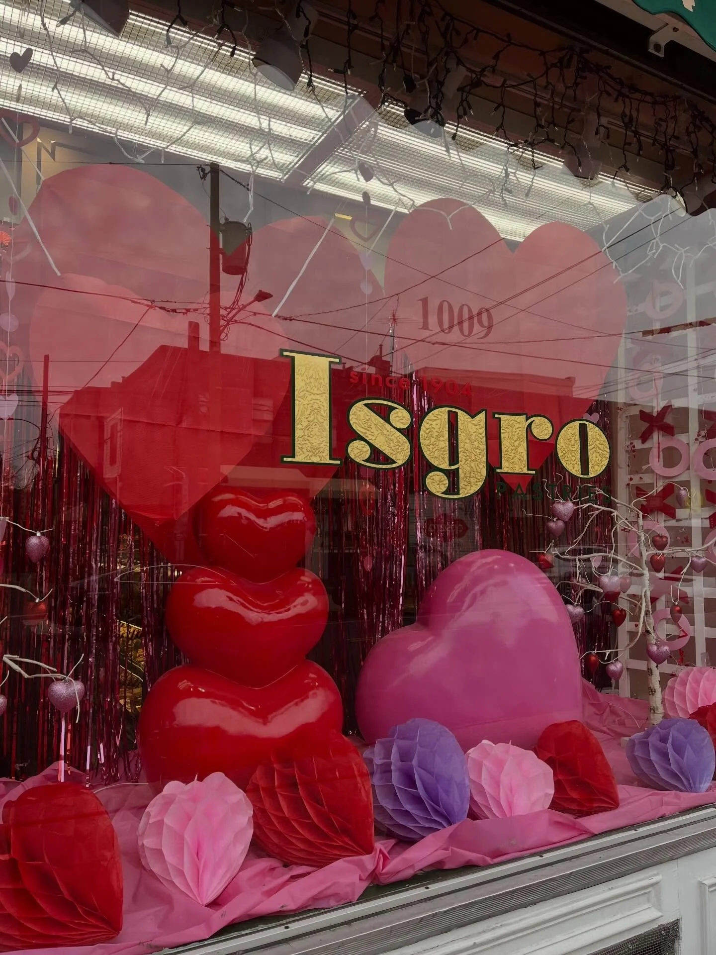 Still soaking up the love this weekend❣️ Join us until 4pm and enjoy 25% off all Valentine&rsquo;s Day goodies. 

#valentinesday #bakery #valentinesdaysale #dessert #isgropastries