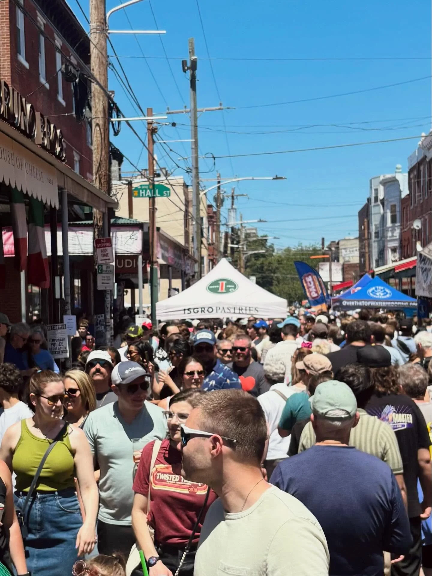 📍Same spot, fresh trays and plenty of reasons to stop by for Round 2 🇮🇹
Festival ends at 5pm
Store closes at 4pm 

#italianfestival #italianmarketfestival #9thstreetitalianmarket #italianmarketphilly #phillyfestivals
