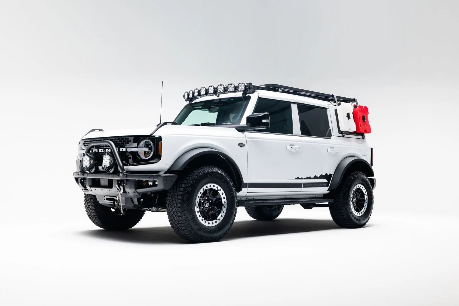 2021 Ford Bronco Wildtrak — front three-quarter studio view