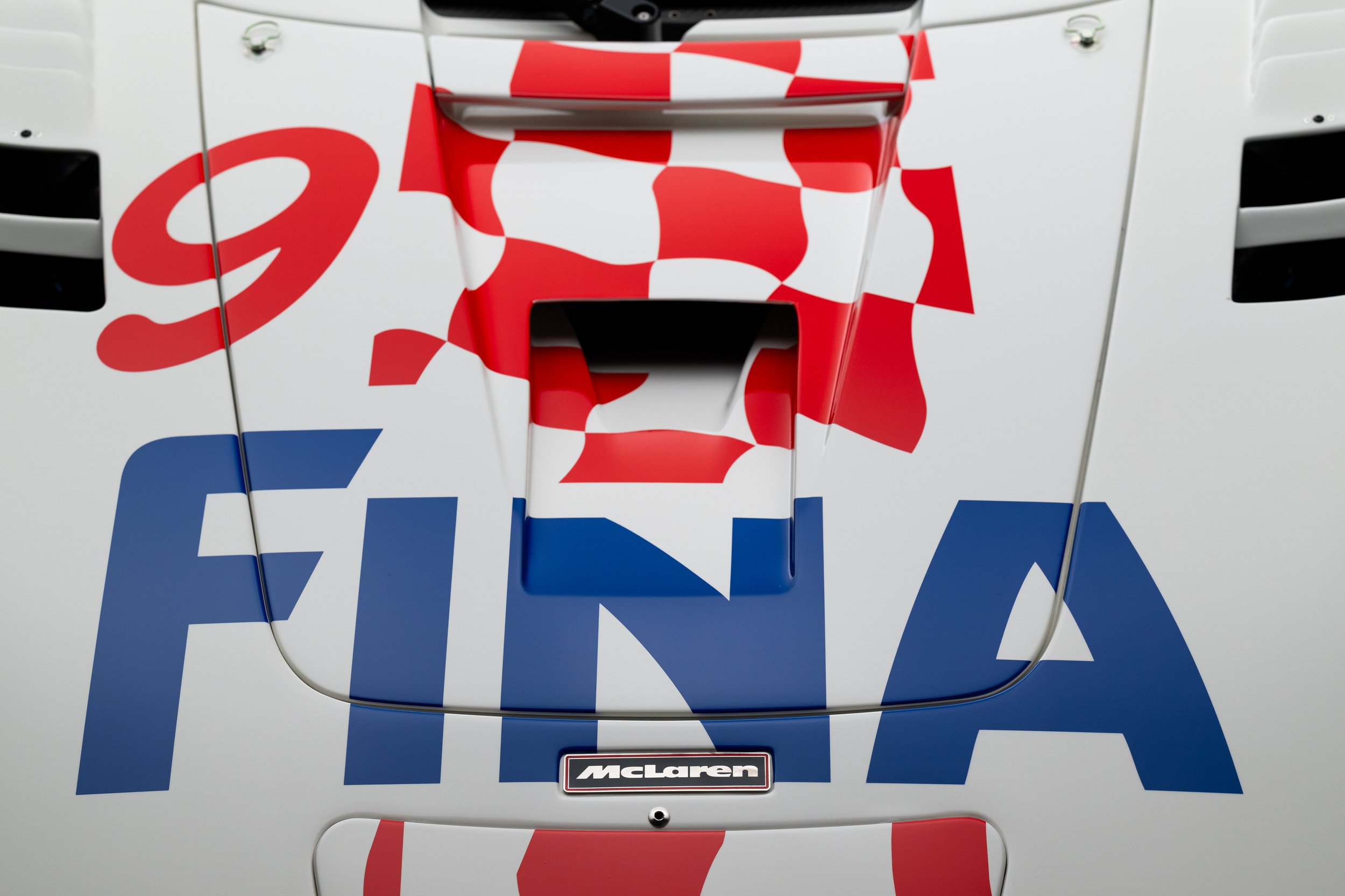 143-12JC8_9174-F1GTR-WebRes.jpg