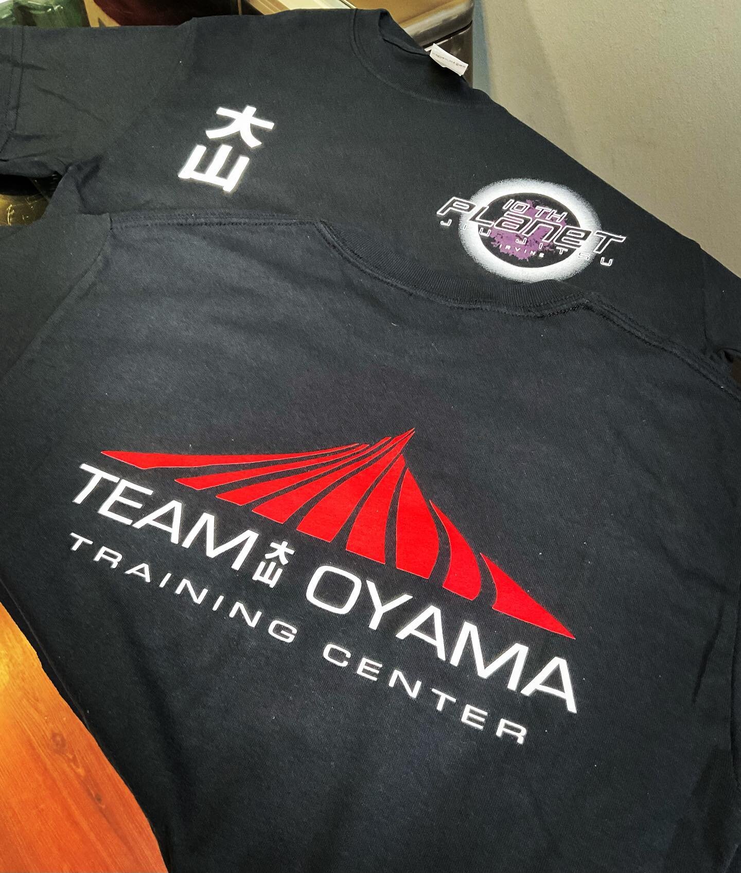 Front/Back Team Oyama 10th Planet
Irvine Shirts 🔥
&bull;&bull;&bull;&bull;&bull;&bull;&bull;&bull;&bull;&bull;&bull;
Only A Few Size Small Left Get &lsquo;Em Before They&rsquo;re Gone!!
&bull;&bull;&bull;&bull;&bull;&bull;&bull;&bull;&bull;&bull;&bu