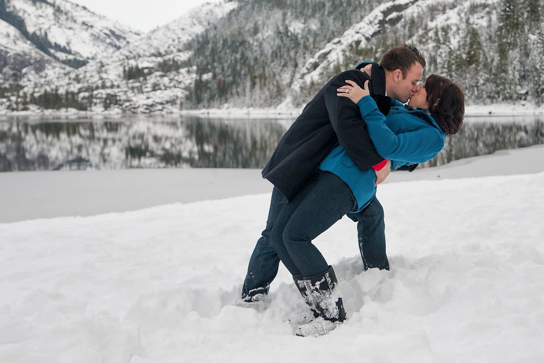 southern-california-snowy-engagement-photoshoot.jpg