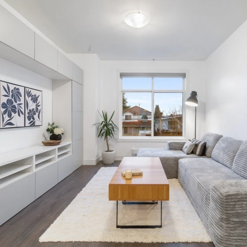 One of the largest &amp; quite possibly the best situated 3 level, craftsman-style townhome in Avalon Mews. With lofty ceilings &amp; light streaming in from 3 sides, this generous floorplan is thoughtfully designed for modern life.

Step through you