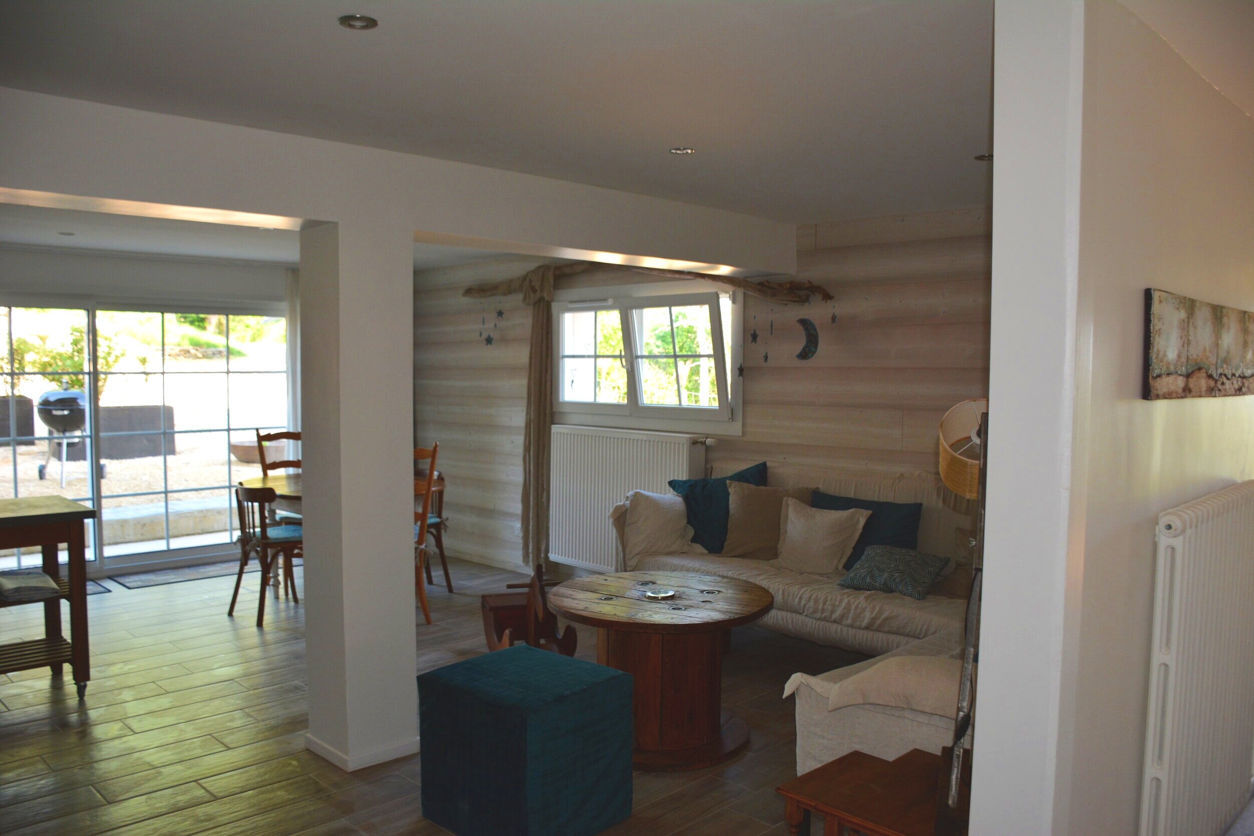 salon-gite-location-vacances-jura.jpg