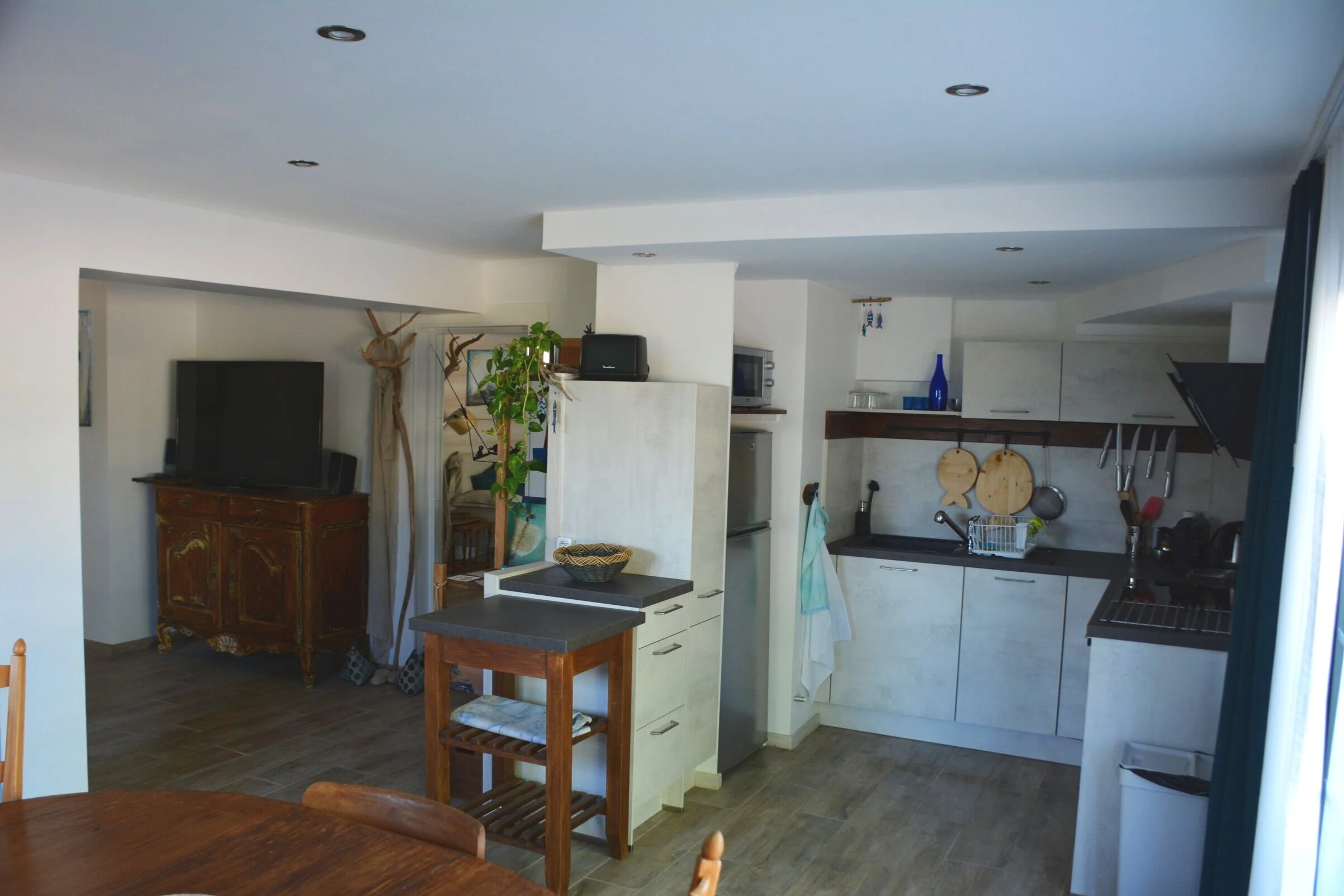 cuisine-equipee-gite-doucier-jura.jpg