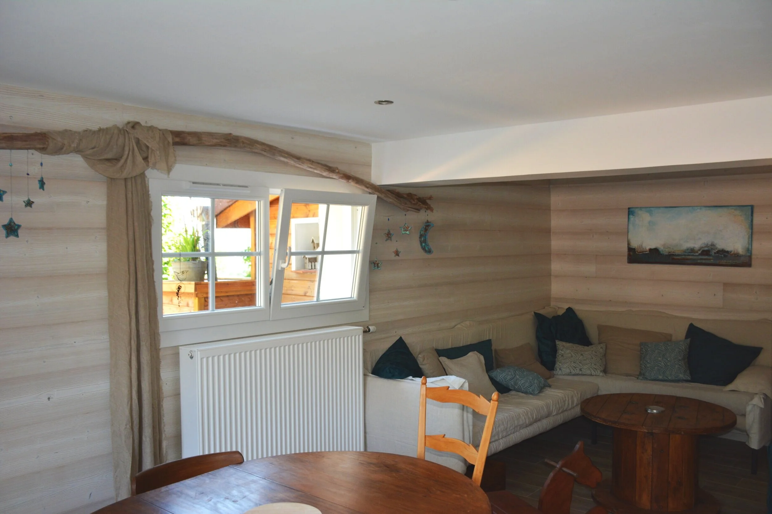 salon-gite-location-vacances-jura.jpg