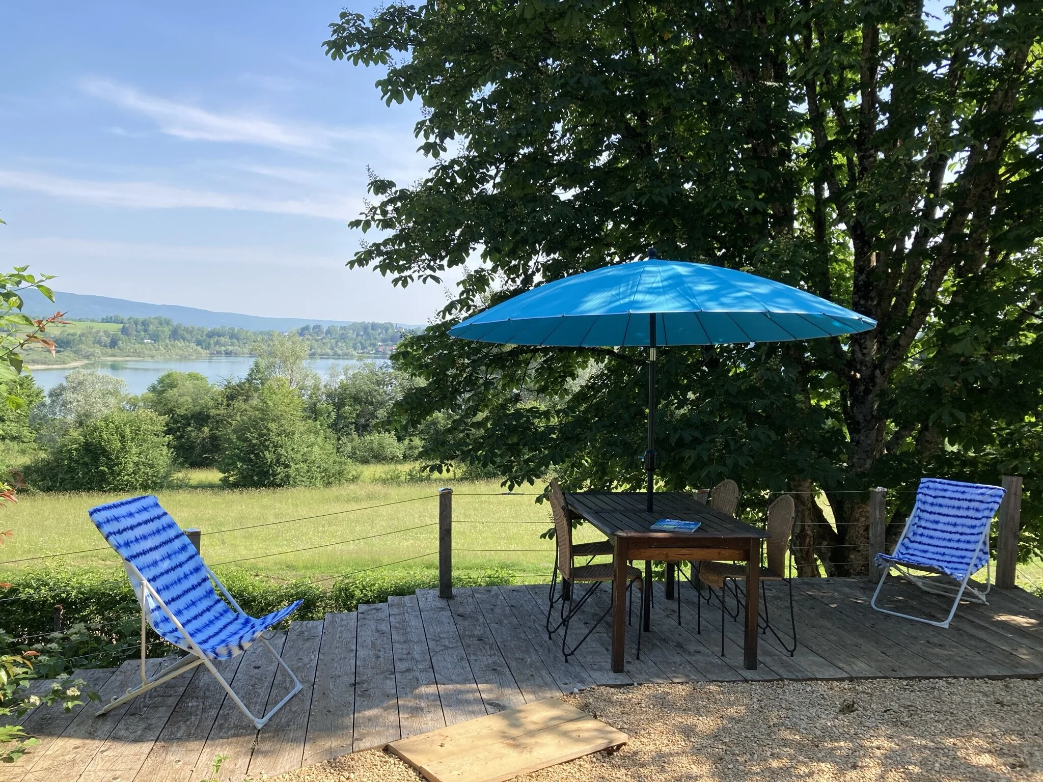 gite-familial-doucier-lac-chalain-jura.JPG