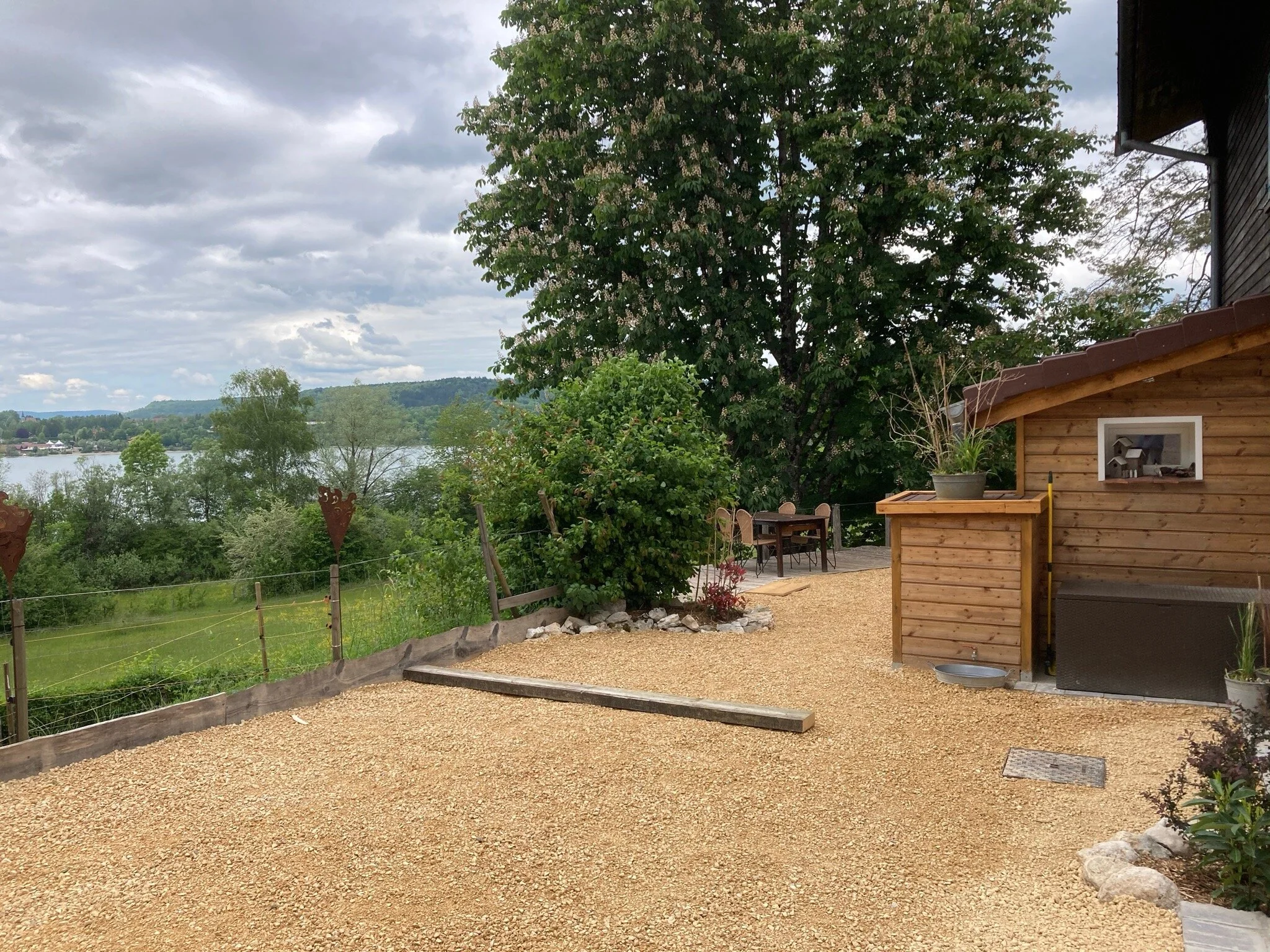 gite-familial-doucier-lac-chalain-jura.JPG
