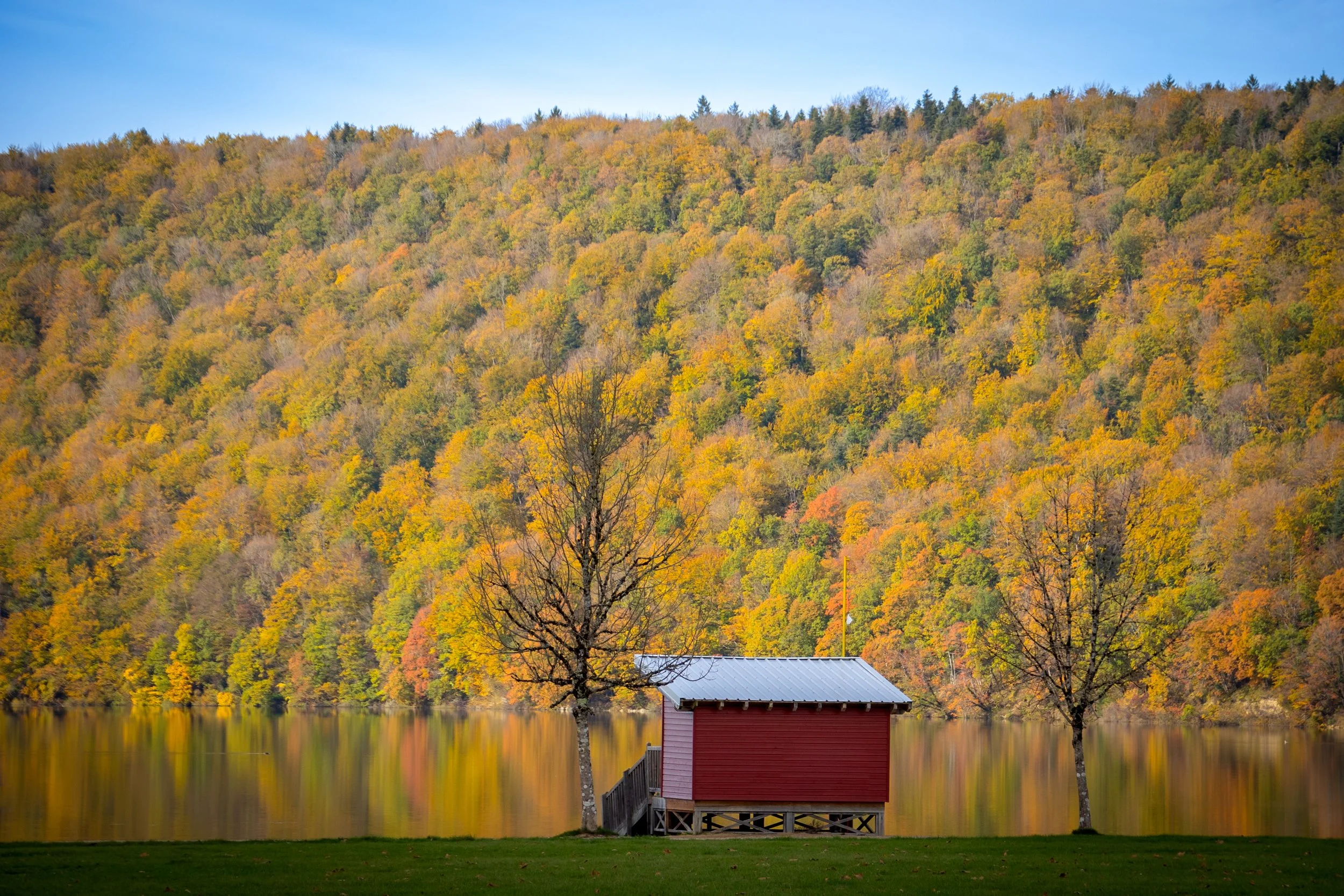 gite-familial-doucier-lac-chalain-jura.jpeg