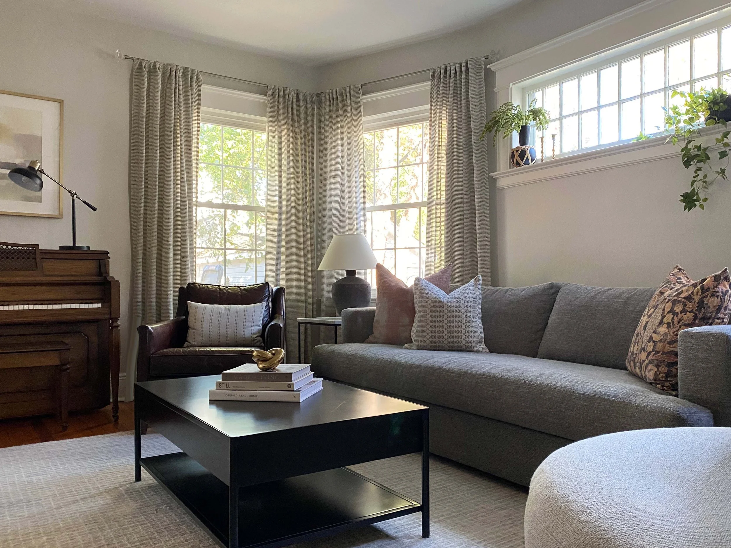OAKWOOD II LIVING ROOM