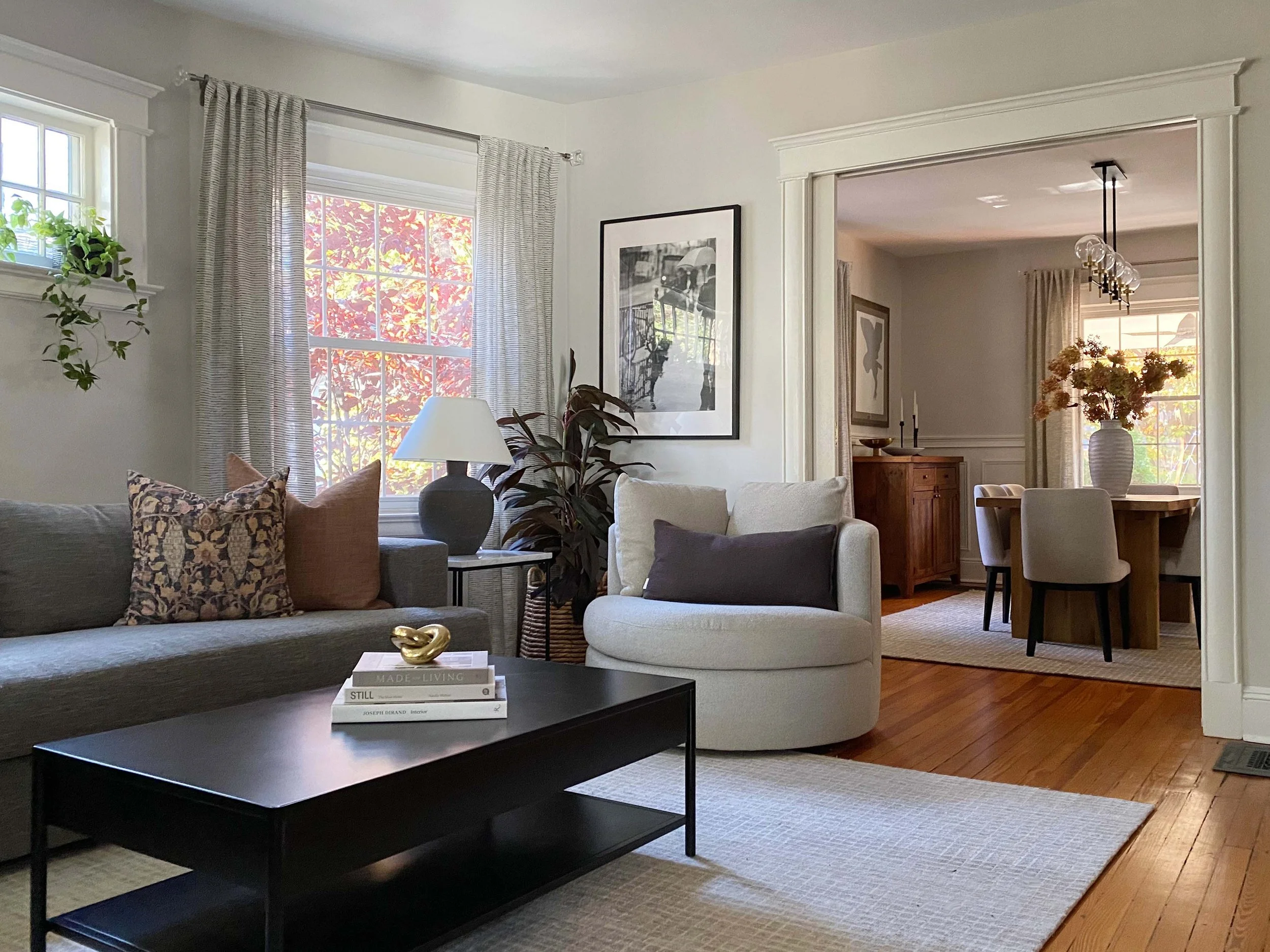 OAKWOOD II LIVING ROOM