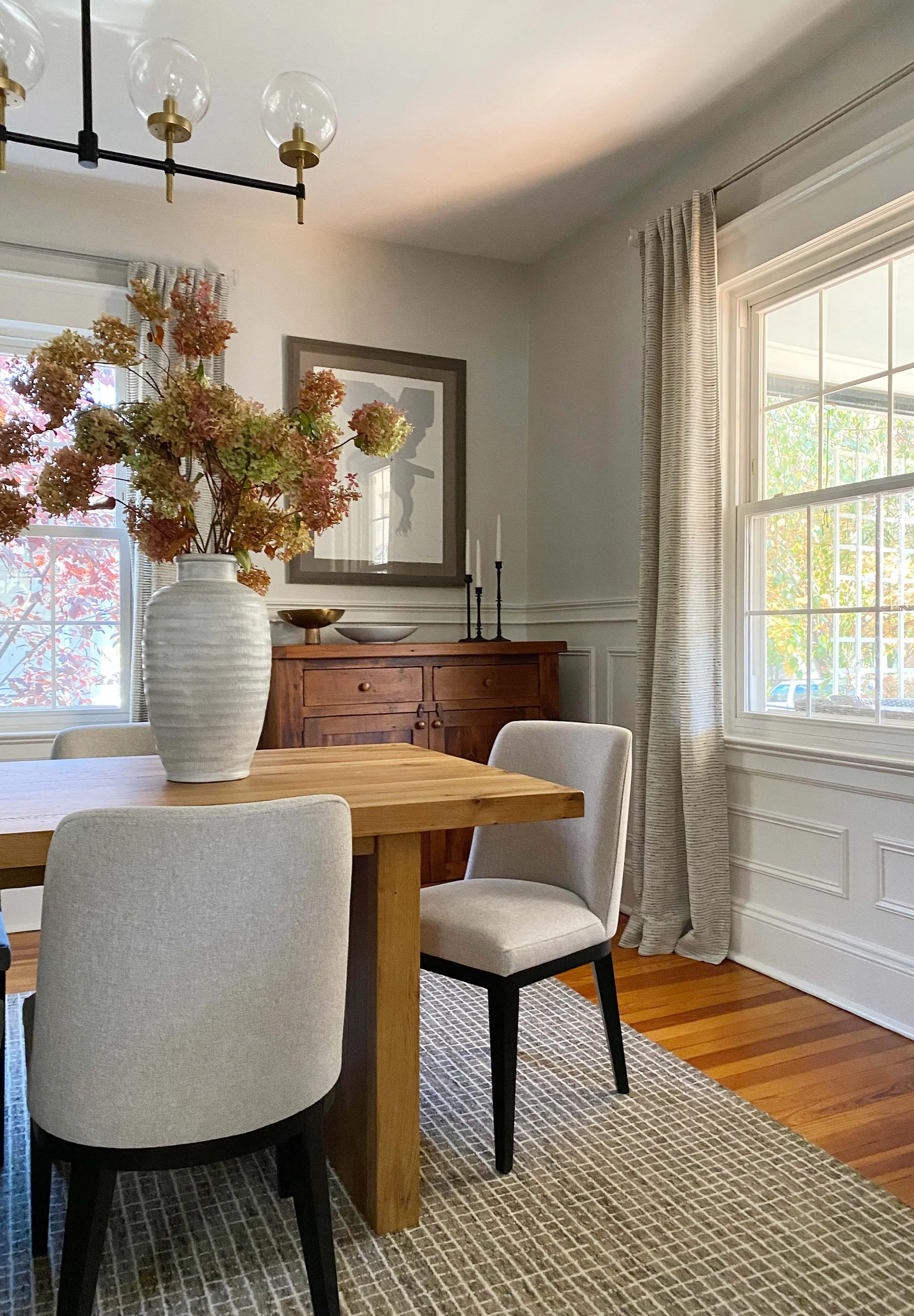 OAKWOOD II DINING ROOM