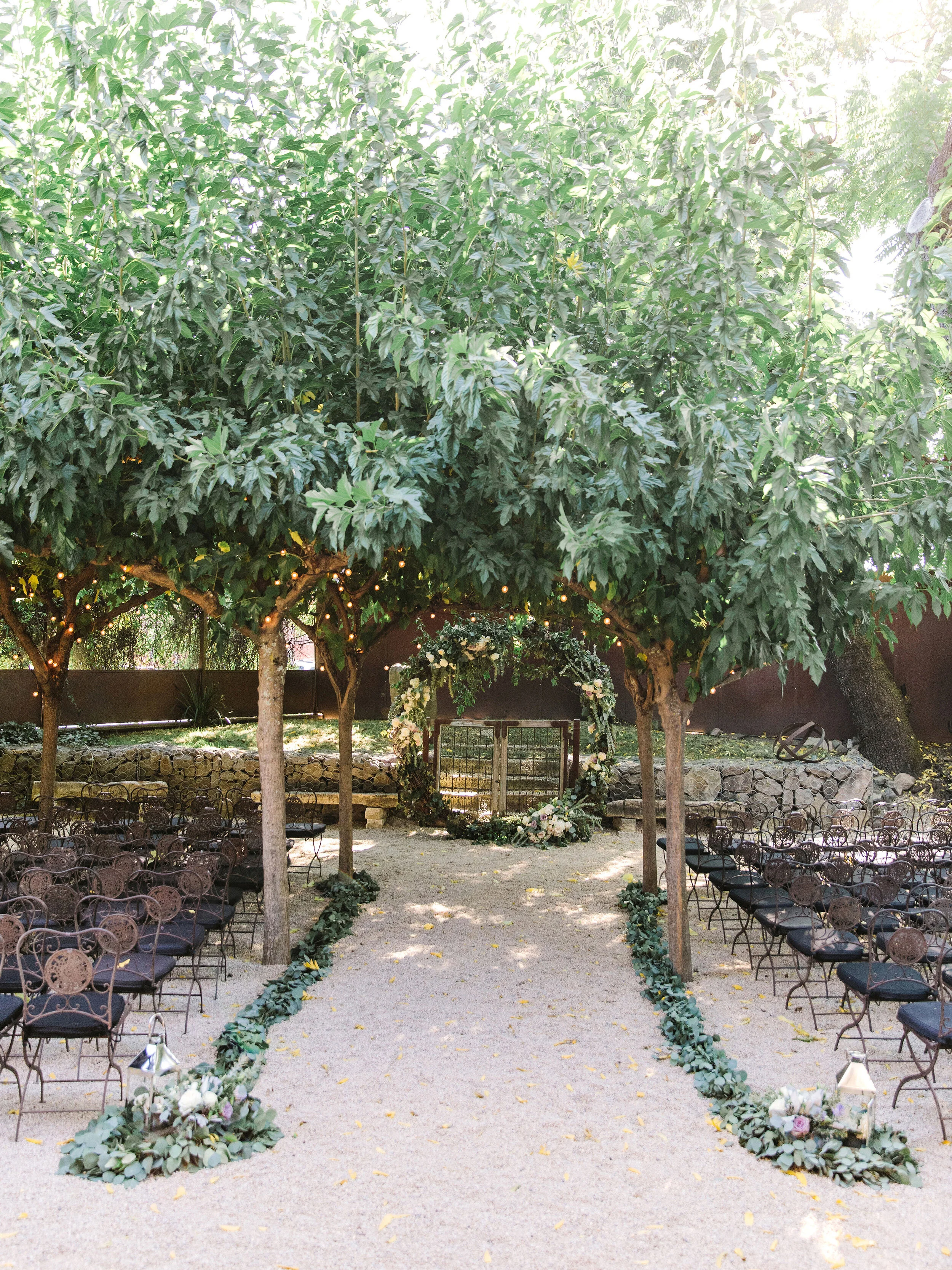 Outdoor Sonoma County CA wedding image name: wedding-florist-boise-748