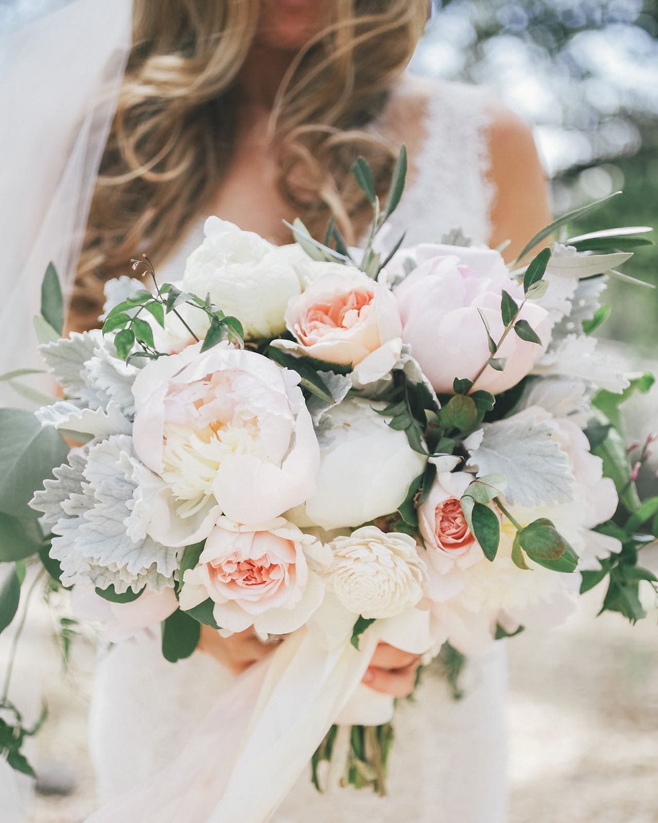 Gorgeous lush blooms for this sweet bride! Happy Friday y&rsquo;all!!