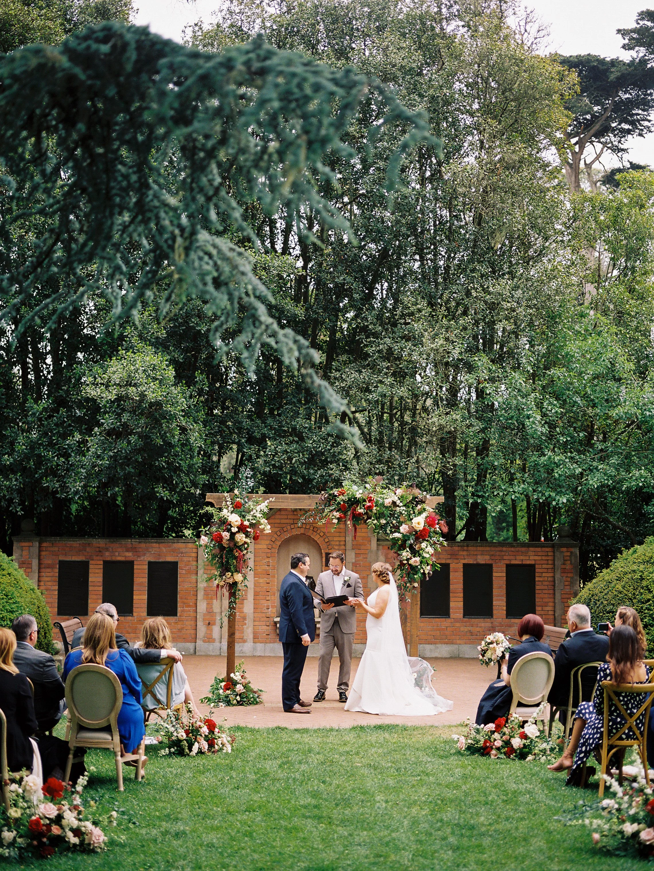 Outdoor wedding in Boise, ID image name: wedding-florist-boise-409