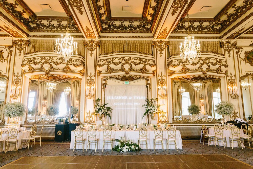 Wedding party table bouquets white anemones, roses, baby's breath San Francisco California. Image name: wedding-florist-boise-60