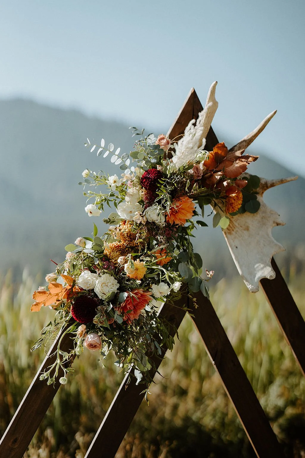 moose antler arbor fall flowers  image name: wedding-florist-boise-851