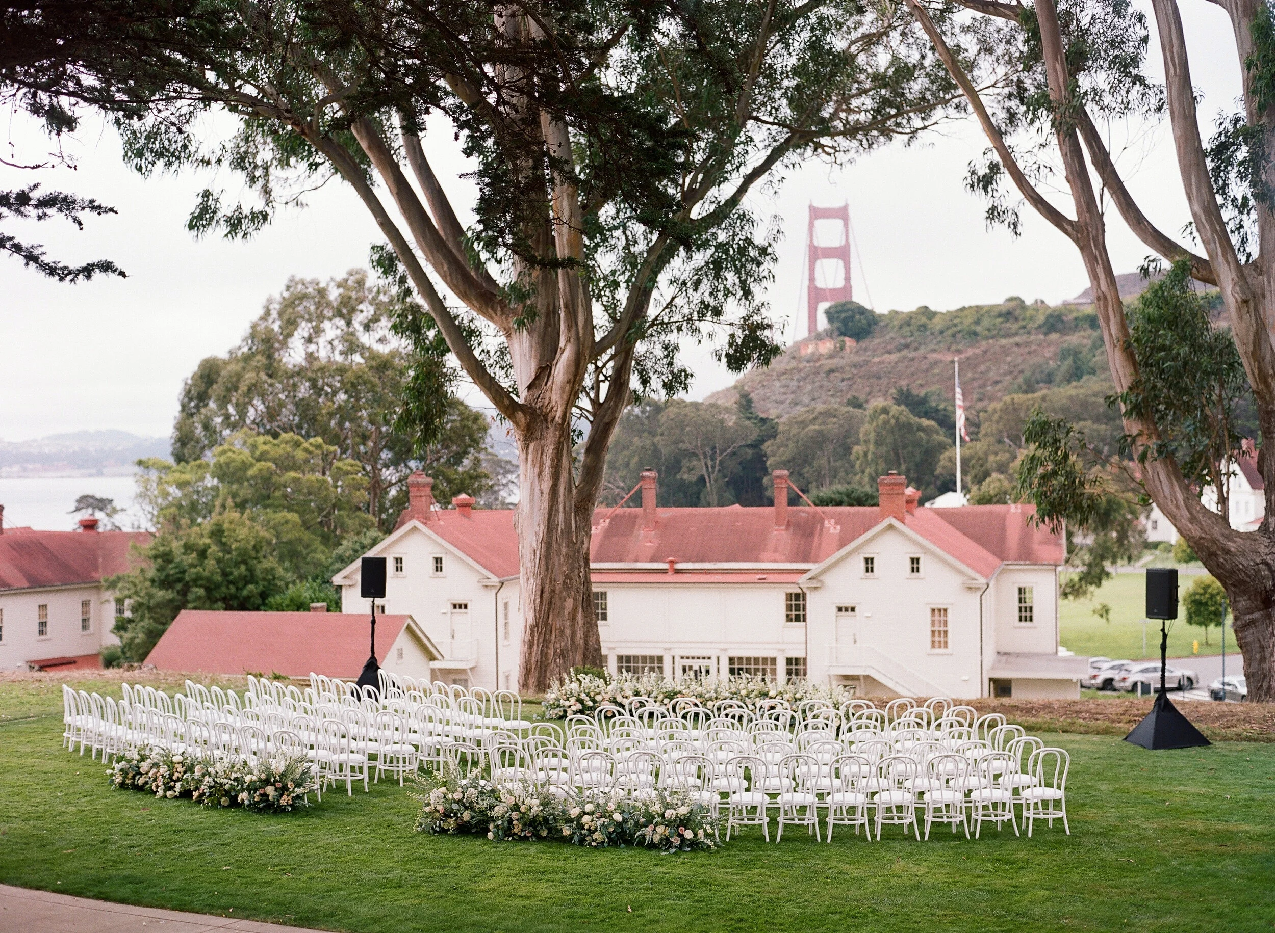 Outdoor wedding at Cavallo Point in San Francisco CA image name: wedding-florist-boise-582