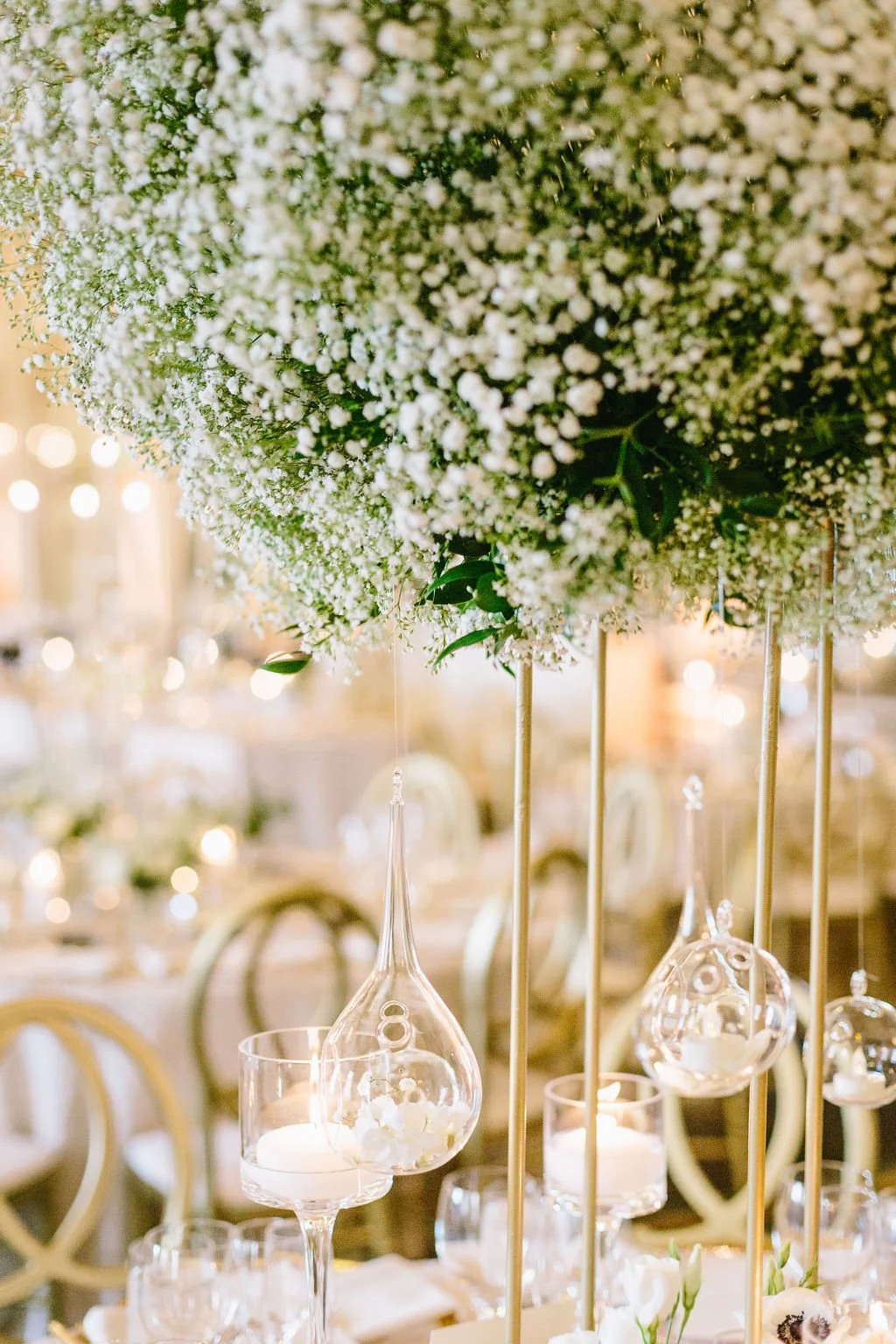 Close-up baby's breath bush guest tables San Francisco California. Image name: wedding-florist-boise-62