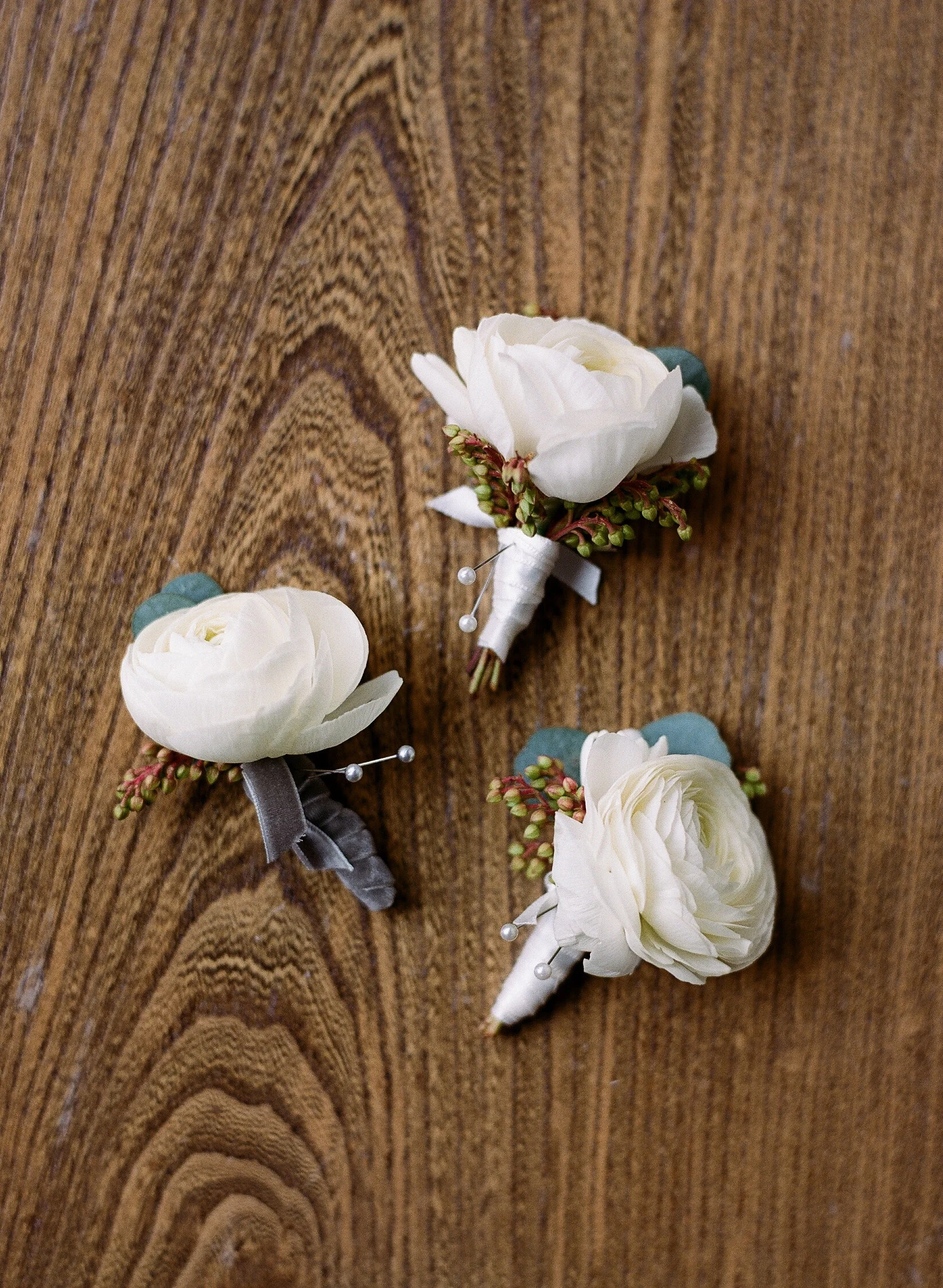 White rose boutonnière for Cavallo Point wedding in San Francisco, CA image name: wedding-florist-boise-605