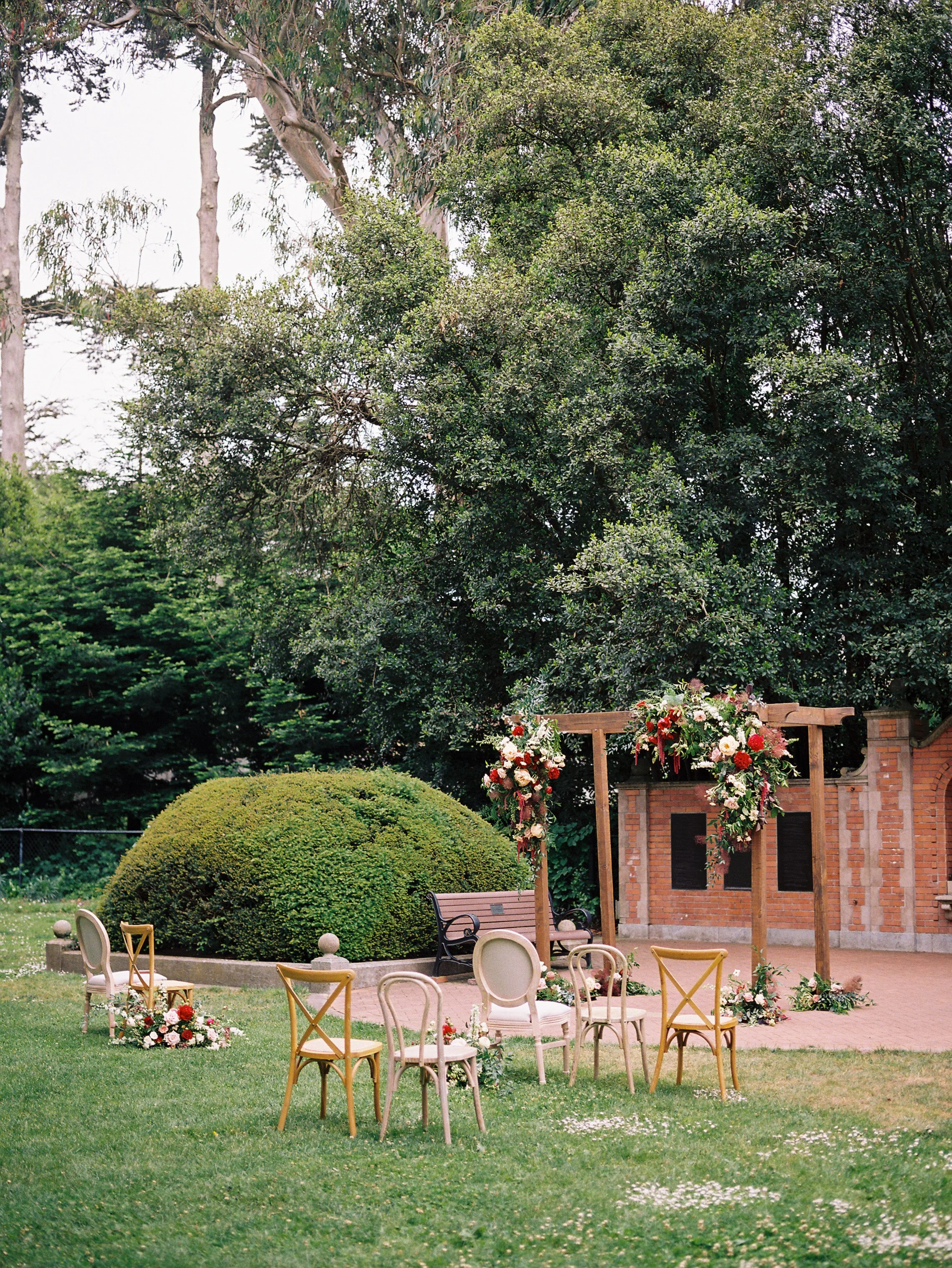 Outdoor wedding in Boise, ID image name: wedding-florist-boise-406