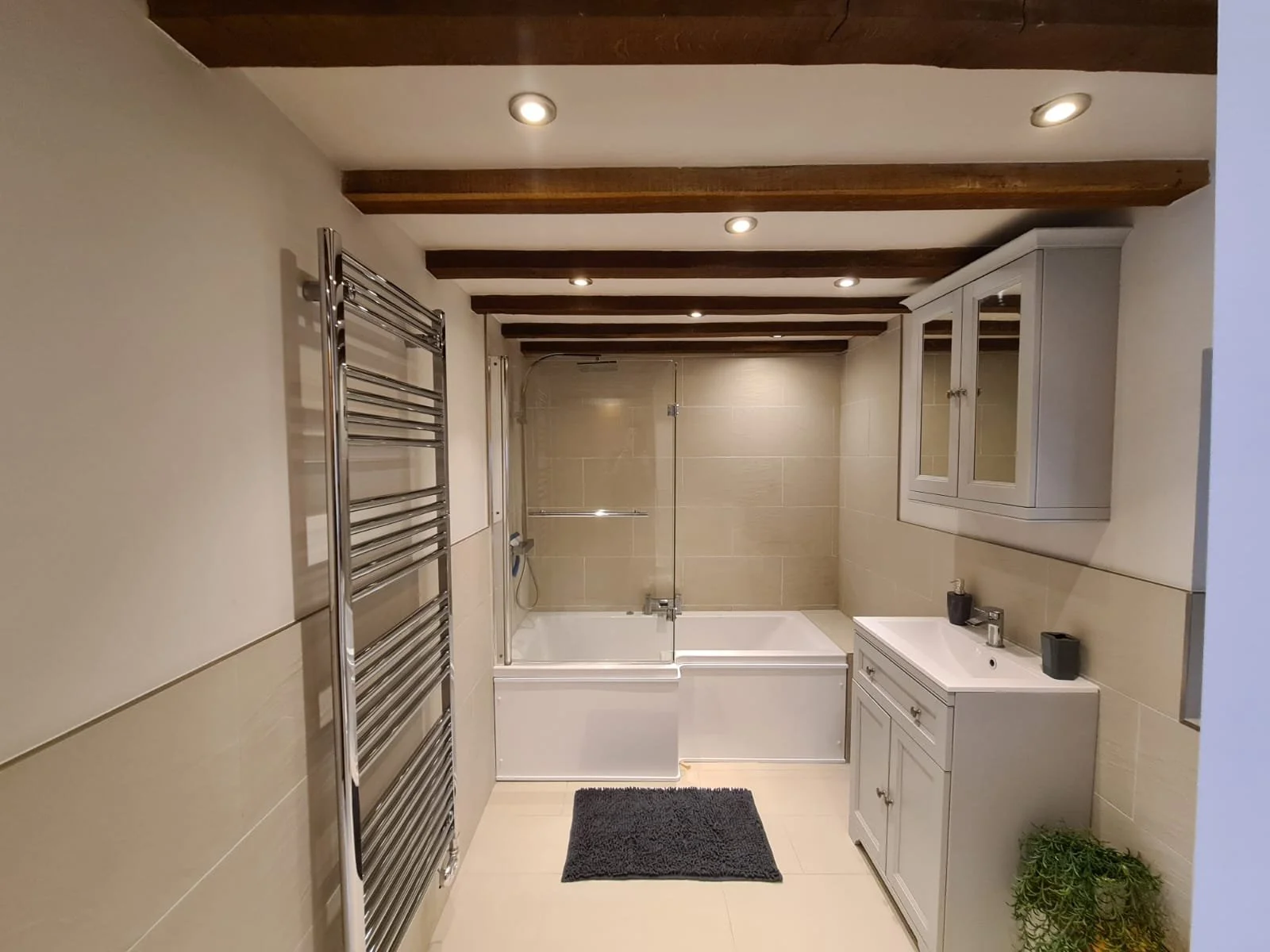 Main bathroom