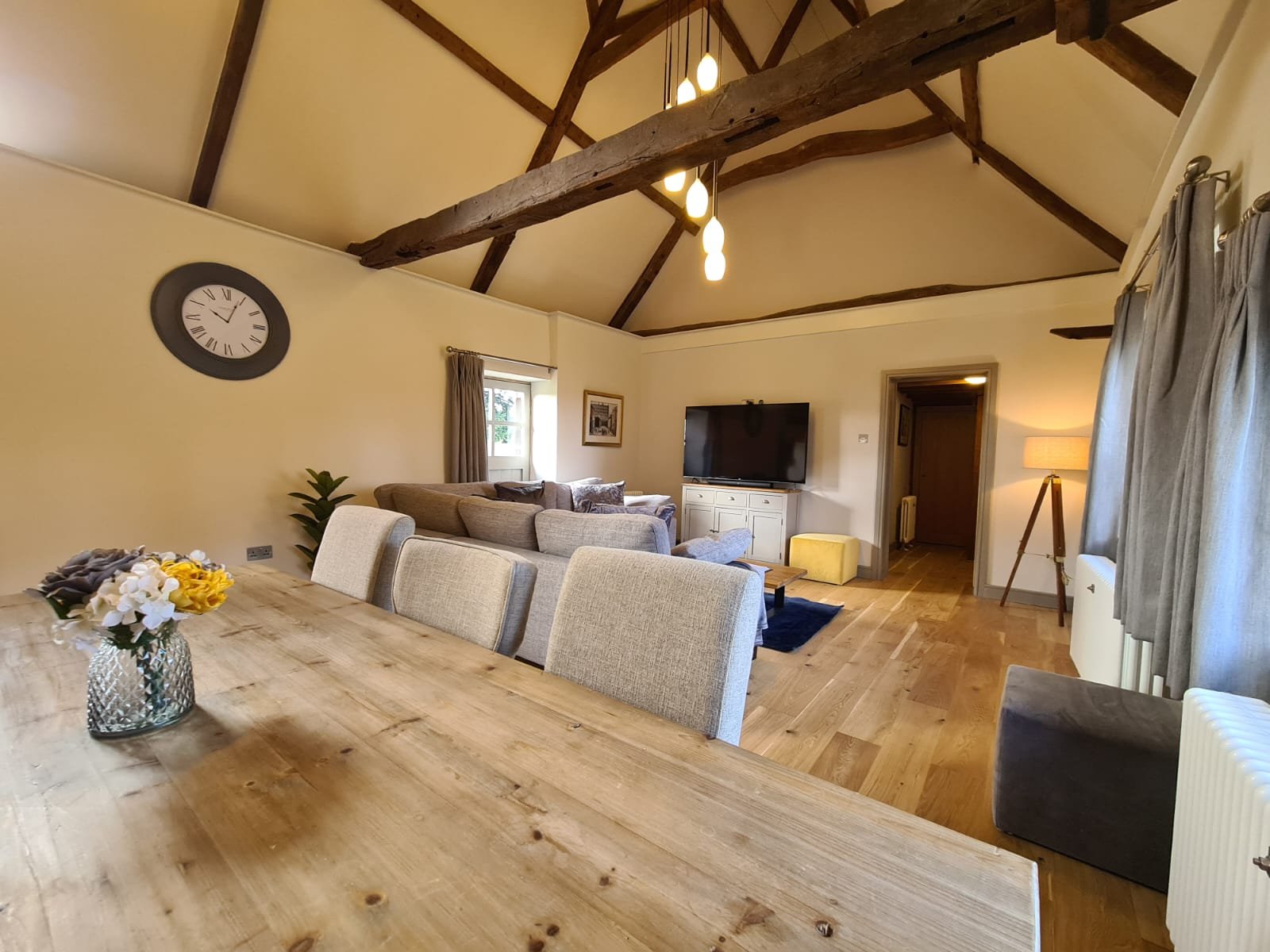 Dining in open plan reception room