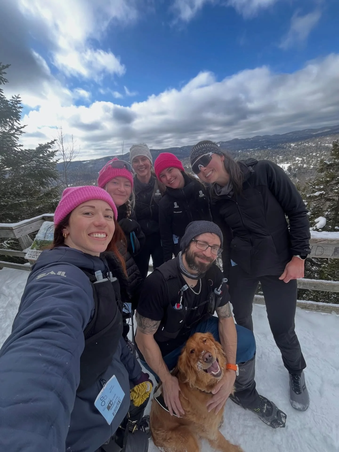 Une longue sortie avec une partie du groupe de Mad&egrave;re ⛰️🇵🇹🏃&zwj;♀️ 

Comme dirait @justine.thibault : @mcharpentier89 et ses girly pop 😂🍭 

Il faisait TELLEMENT beau c&rsquo;&eacute;tait parfait! Et on a eu bennn du fun! On aurait aim&eac