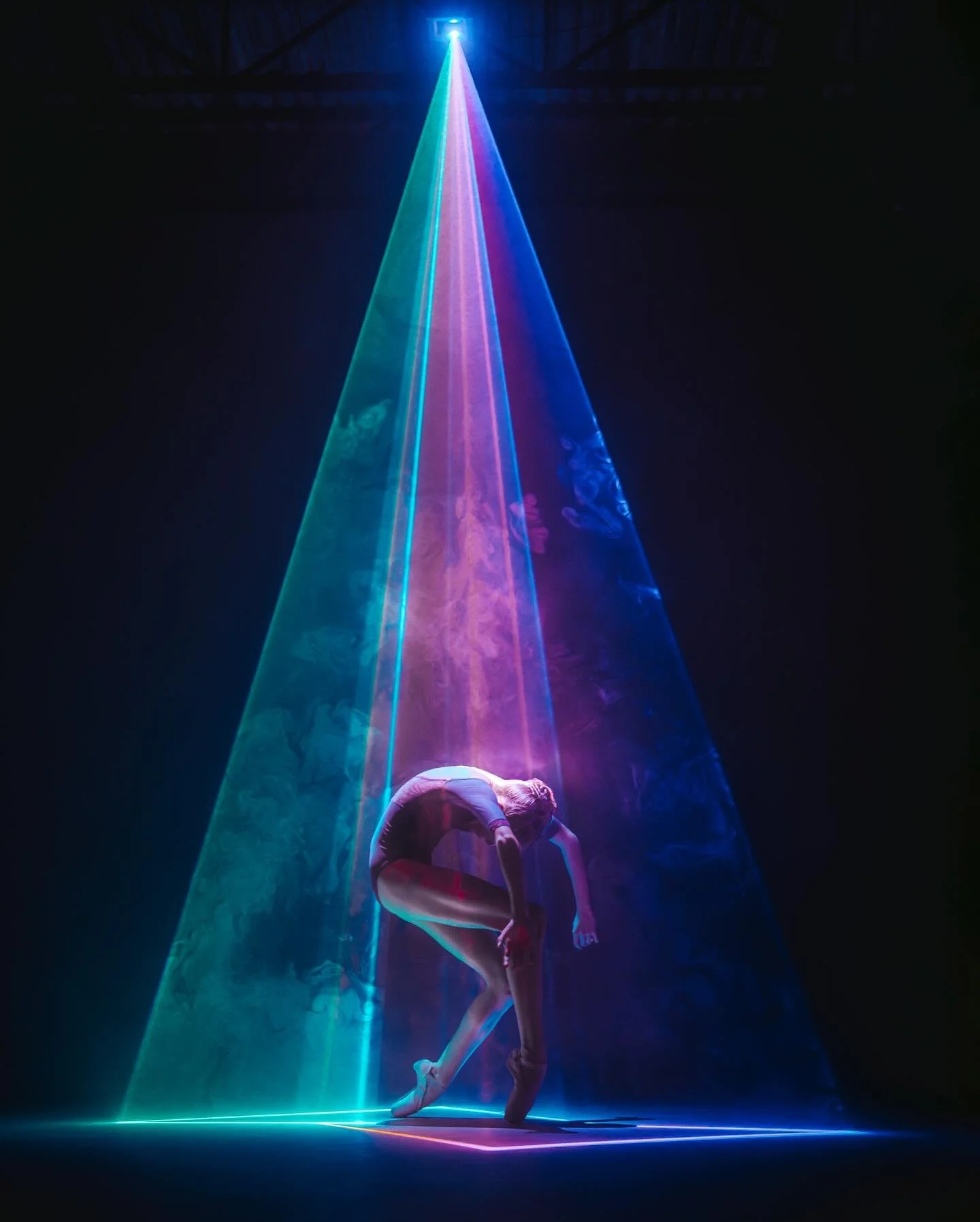 ~Ballet meets Lasers~
&bull;
&bull;
&bull;
@eliteclassicalcoaching 
@sadieelizabethdaniels 
#ballet #balletphotography #dance #dancephotography #lasers