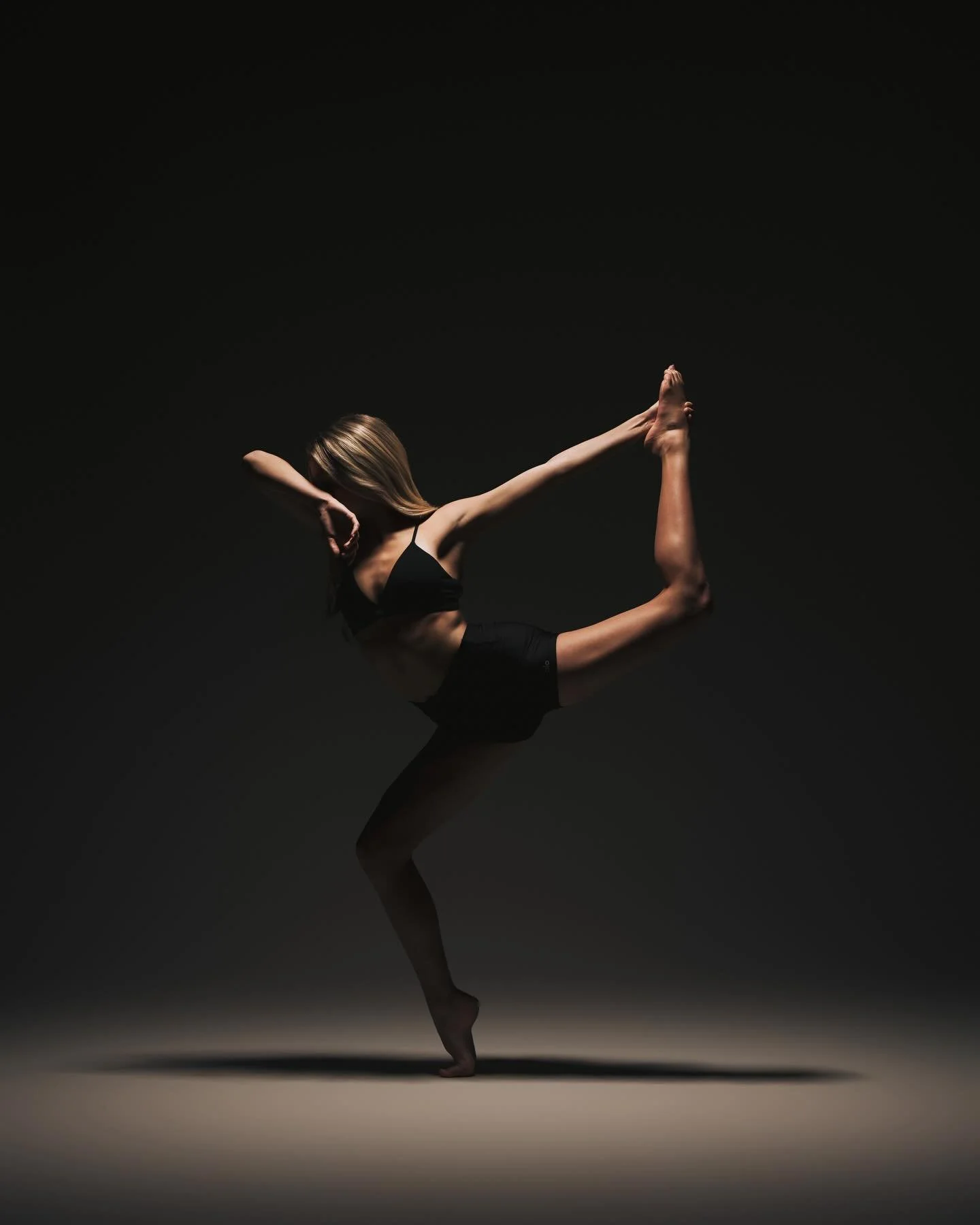 A few shots with ~ @makennahuslig 
&bull;
&bull;
&bull;
~ @alo
~ @makennahuslig 
~ @kjdancekj 
#dance #dancephotography #dancephotographer #alo #photography